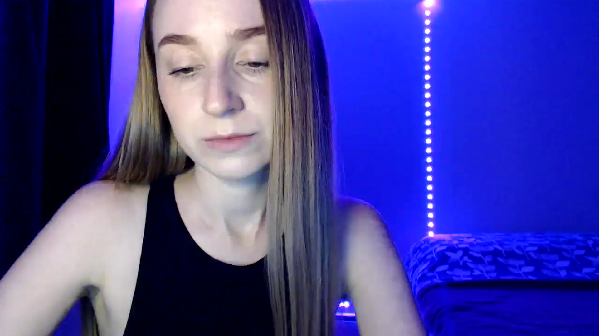 Gallery image thumbnail from PetitAnge_'s myfreecams stream on, 10/12/2025, 16:57 image 2 of 20