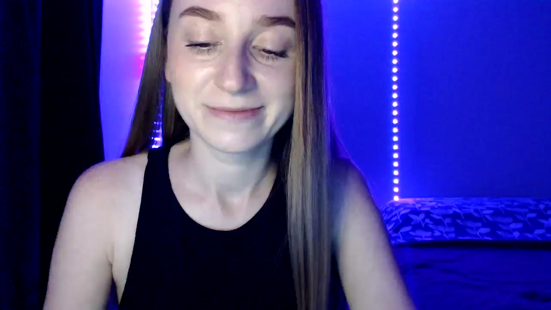 Gallery image thumbnail from PetitAnge_'s myfreecams stream on, 10/12/2025, 16:57 image 15 of 20