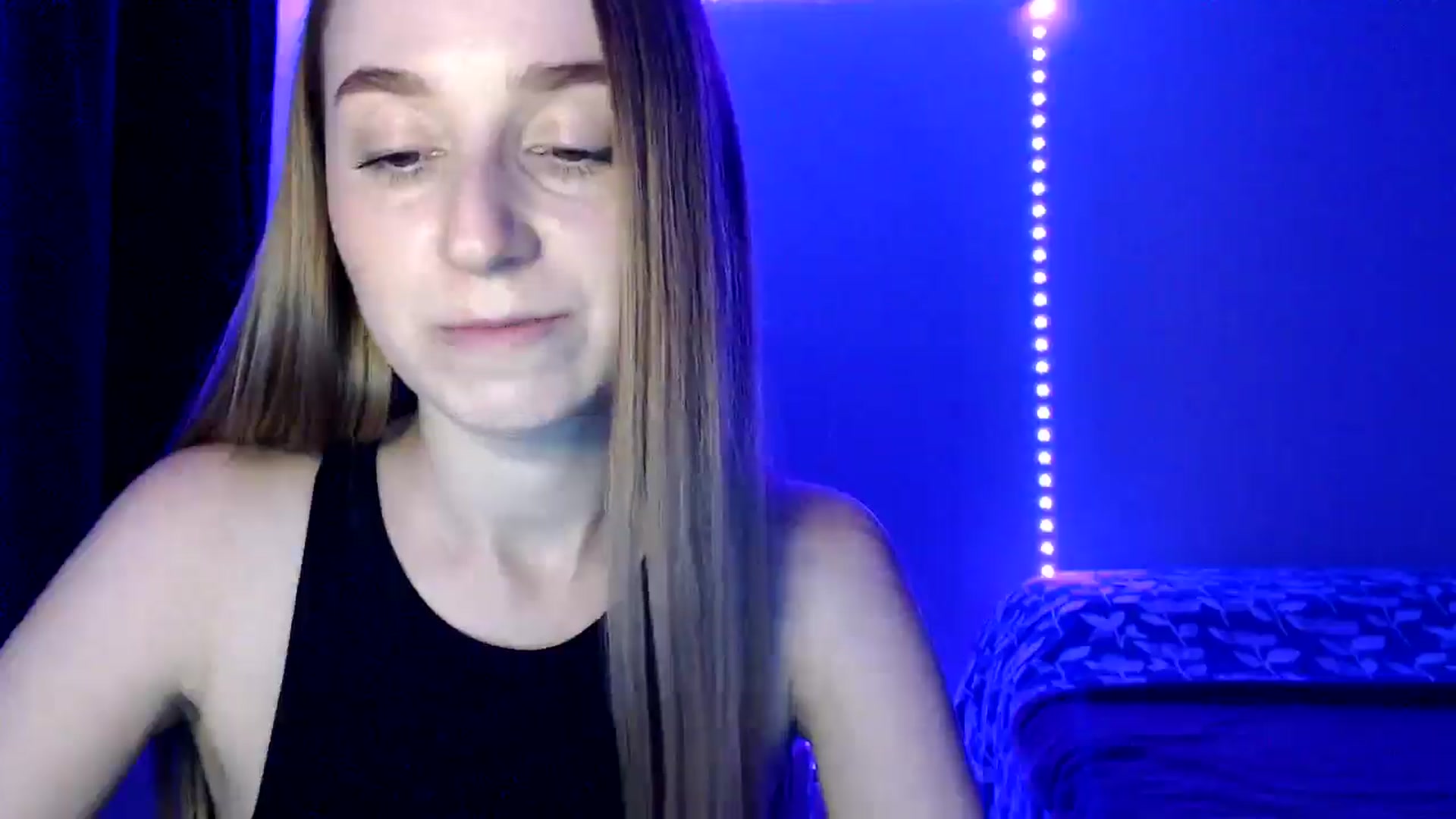 Gallery image thumbnail from PetitAnge_'s myfreecams stream on, 10/12/2025, 16:57 image 3 of 20