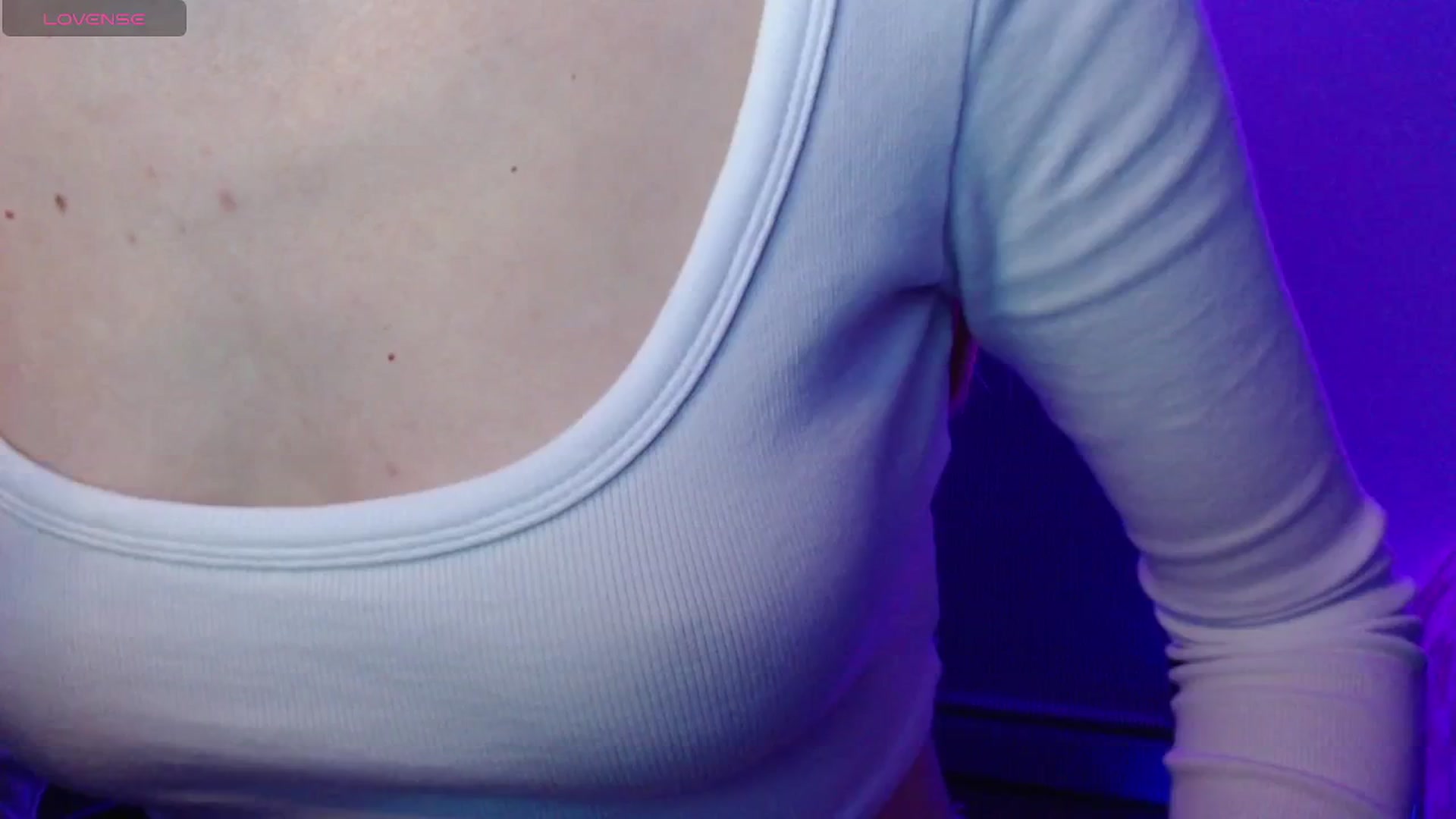Gallery image thumbnail from PetitAnge_'s myfreecams stream on, 10/21/2025, 22:39 image 2 of 20