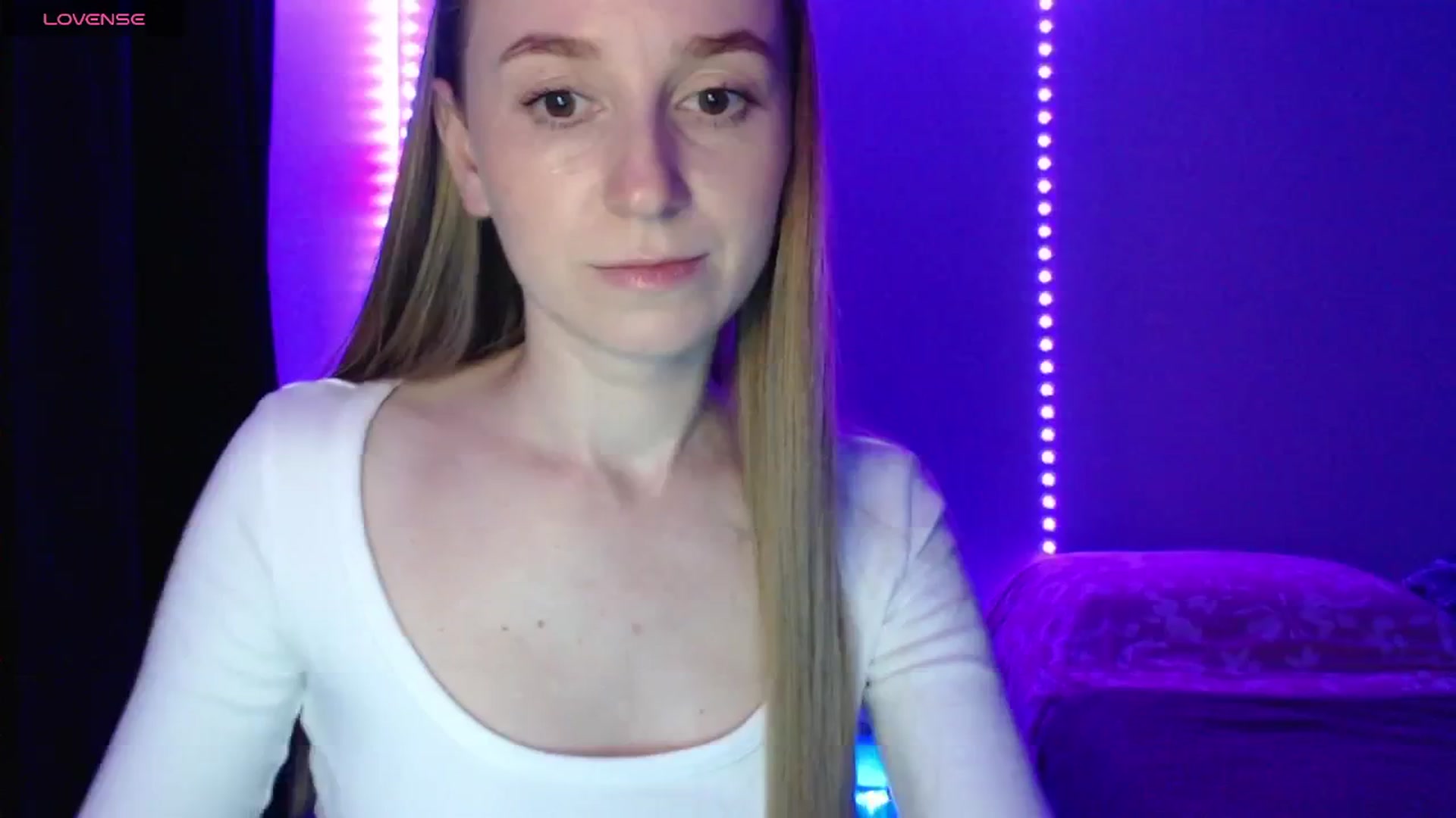 Gallery image thumbnail from PetitAnge_'s myfreecams stream on, 10/21/2025, 22:39 image 9 of 20