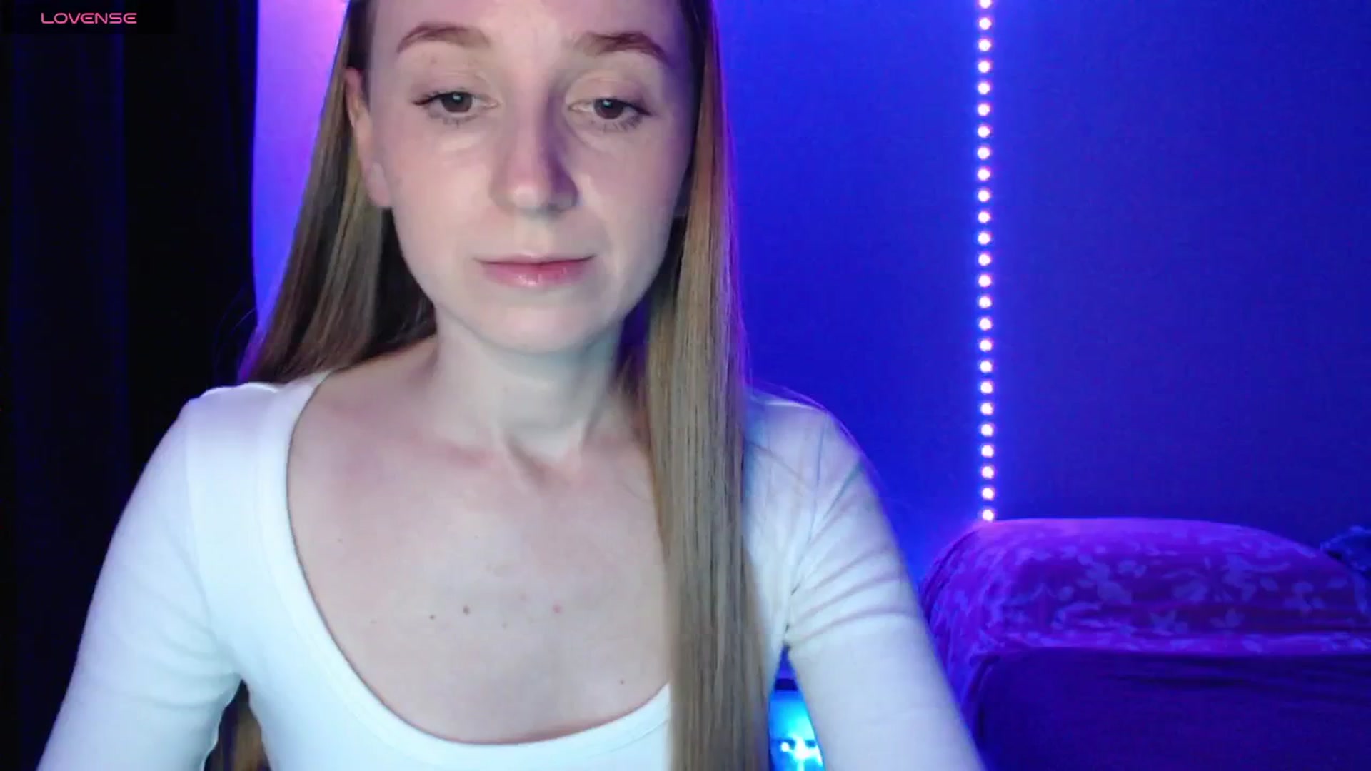 Gallery image thumbnail from PetitAnge_'s myfreecams stream on, 10/21/2025, 22:39 image 8 of 20