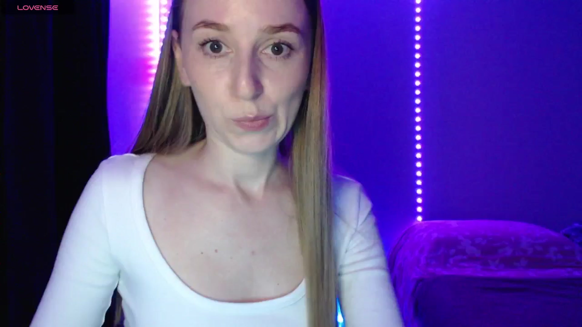 Gallery image thumbnail from PetitAnge_'s myfreecams stream on, 10/21/2025, 22:39 image 10 of 20