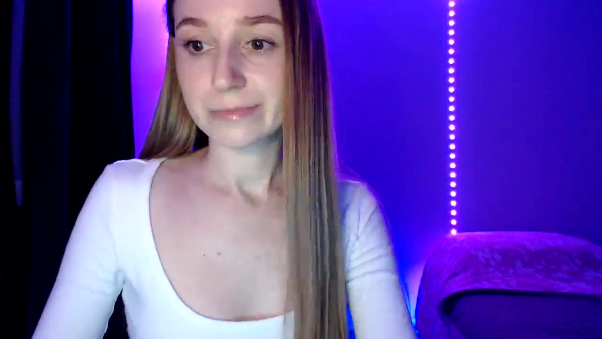Gallery image thumbnail from PetitAnge_'s myfreecams stream on, 10/22/2025, 22:02 image 10 of 20