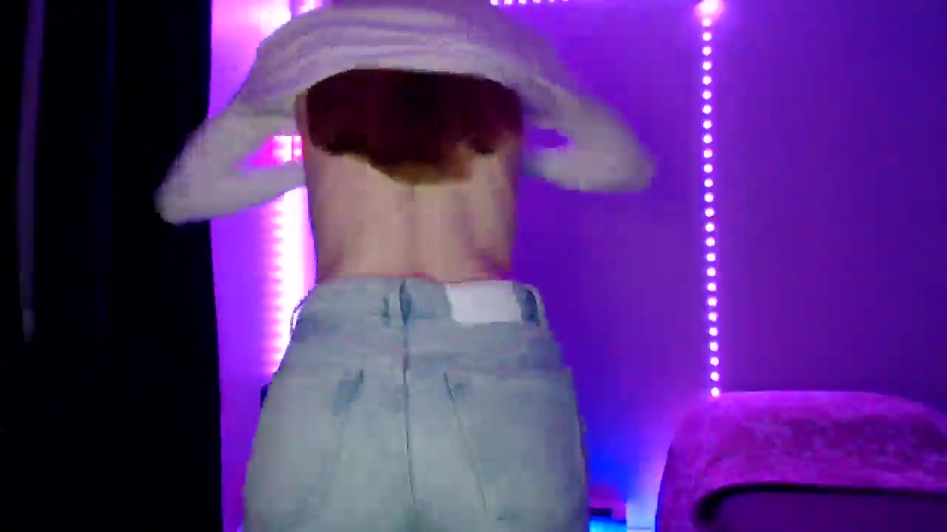Gallery image thumbnail from PetitAnge_'s myfreecams stream on, 10/22/2025, 22:02 image 8 of 20