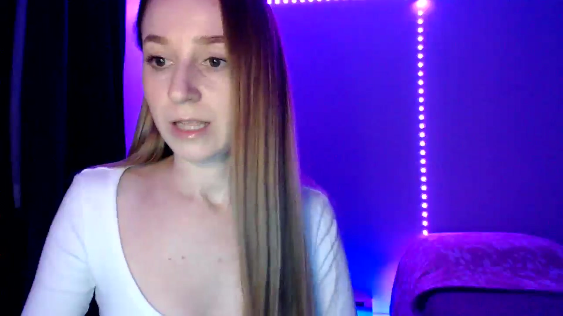 Gallery image thumbnail from PetitAnge_'s myfreecams stream on, 10/22/2025, 22:02 image 9 of 20