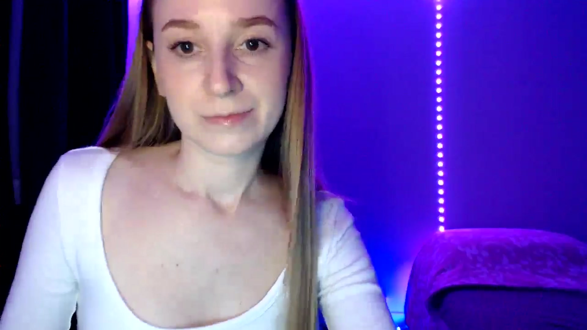 Gallery image thumbnail from PetitAnge_'s myfreecams stream on, 10/22/2025, 22:02 image 2 of 20