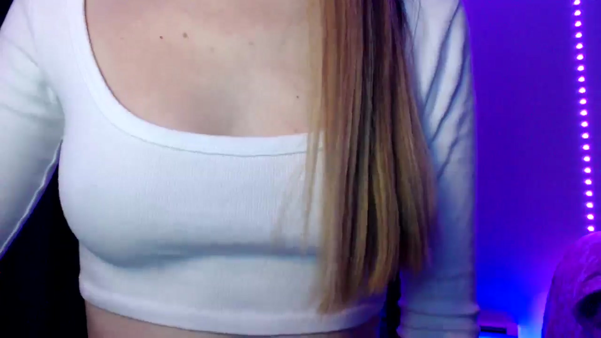 Gallery image thumbnail from PetitAnge_'s myfreecams stream on, 10/22/2025, 22:02 image 12 of 20