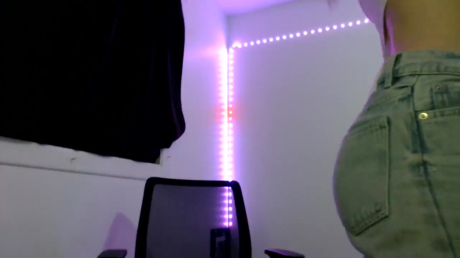 Gallery image thumbnail from PetitAnge_'s myfreecams stream on, 10/23/2025, 22:35 image 9 of 20
