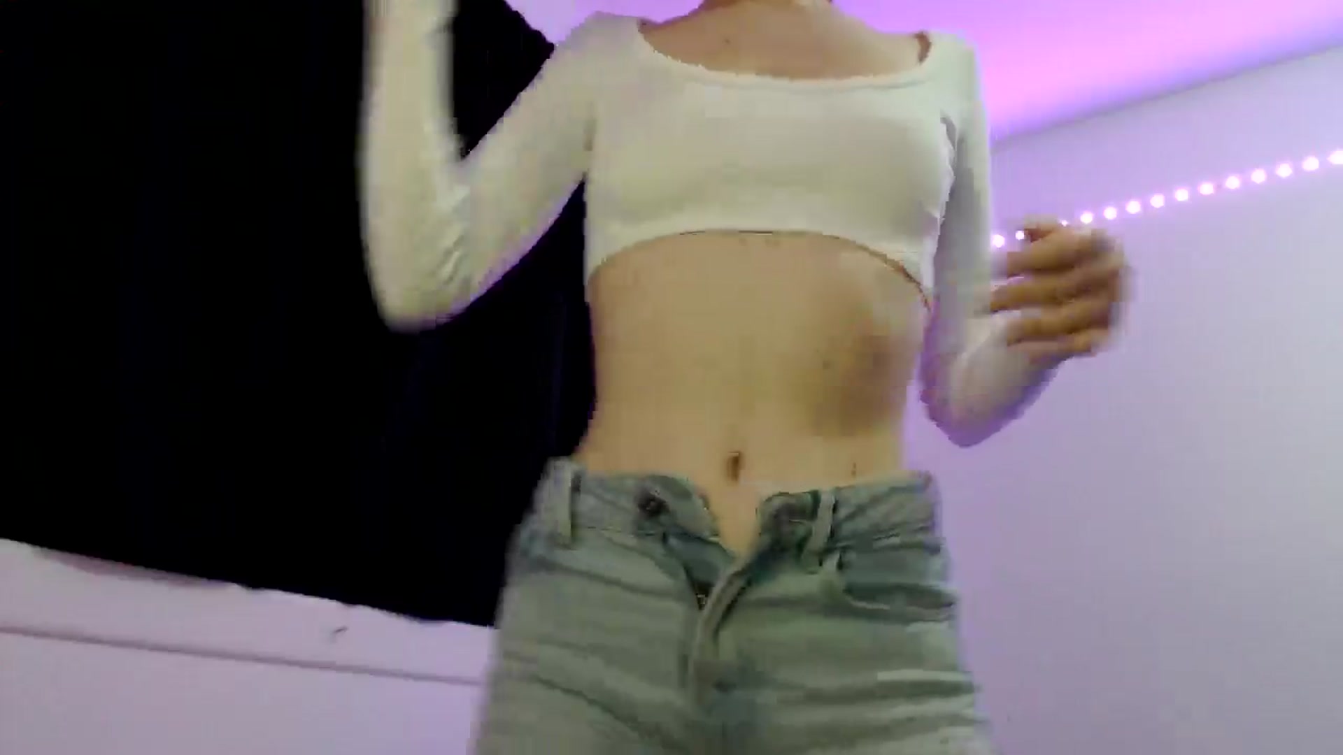 Gallery image thumbnail from PetitAnge_'s myfreecams stream on, 10/23/2025, 22:35 image 7 of 20
