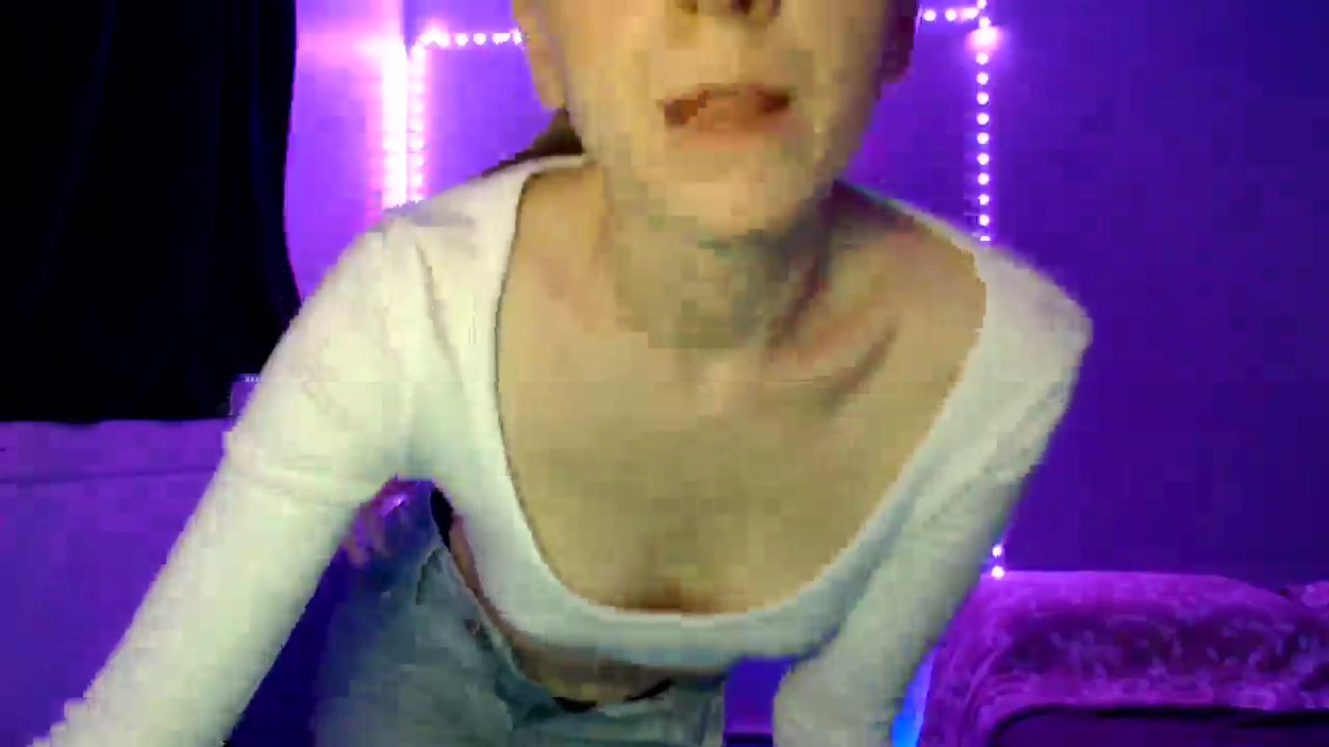 Gallery image thumbnail from PetitAnge_'s myfreecams stream on, 10/23/2025, 22:35 image 13 of 20