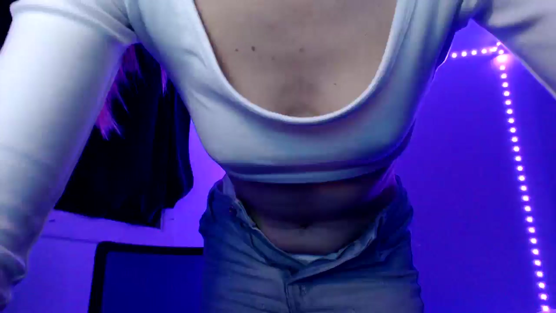 Gallery image thumbnail from PetitAnge_'s myfreecams stream on, 10/23/2025, 22:35 image 19 of 20