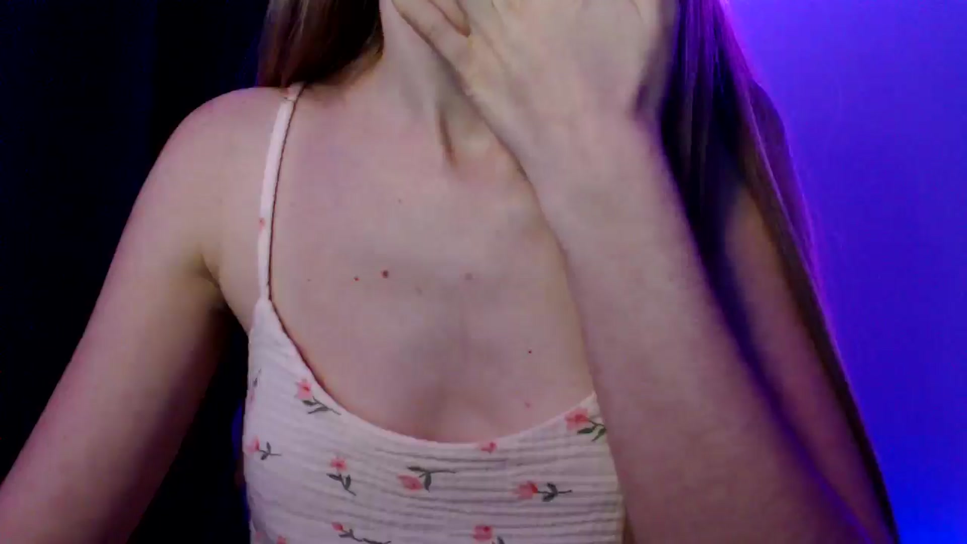 Gallery image thumbnail from PetitAnge_'s myfreecams stream on, 10/27/2025, 19:28 image 10 of 20