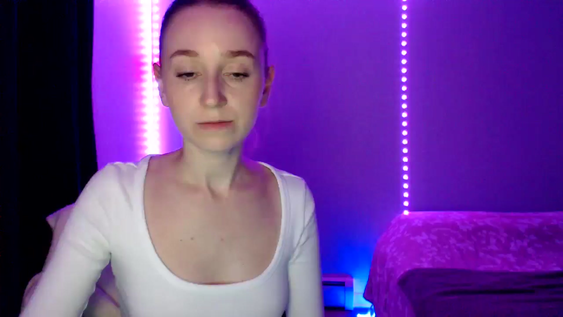 Gallery image thumbnail from PetitAnge_'s myfreecams stream on, 10/29/2025, 21:04 image 19 of 20