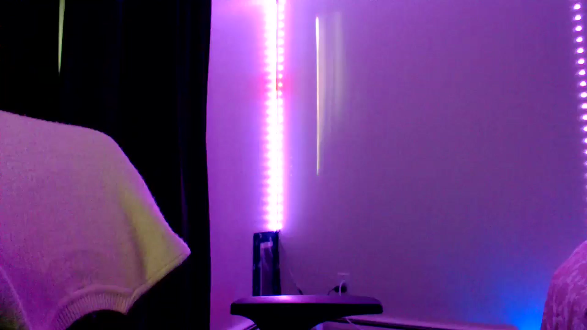 Gallery image thumbnail from PetitAnge_'s myfreecams stream on, 10/29/2025, 21:04 image 15 of 20