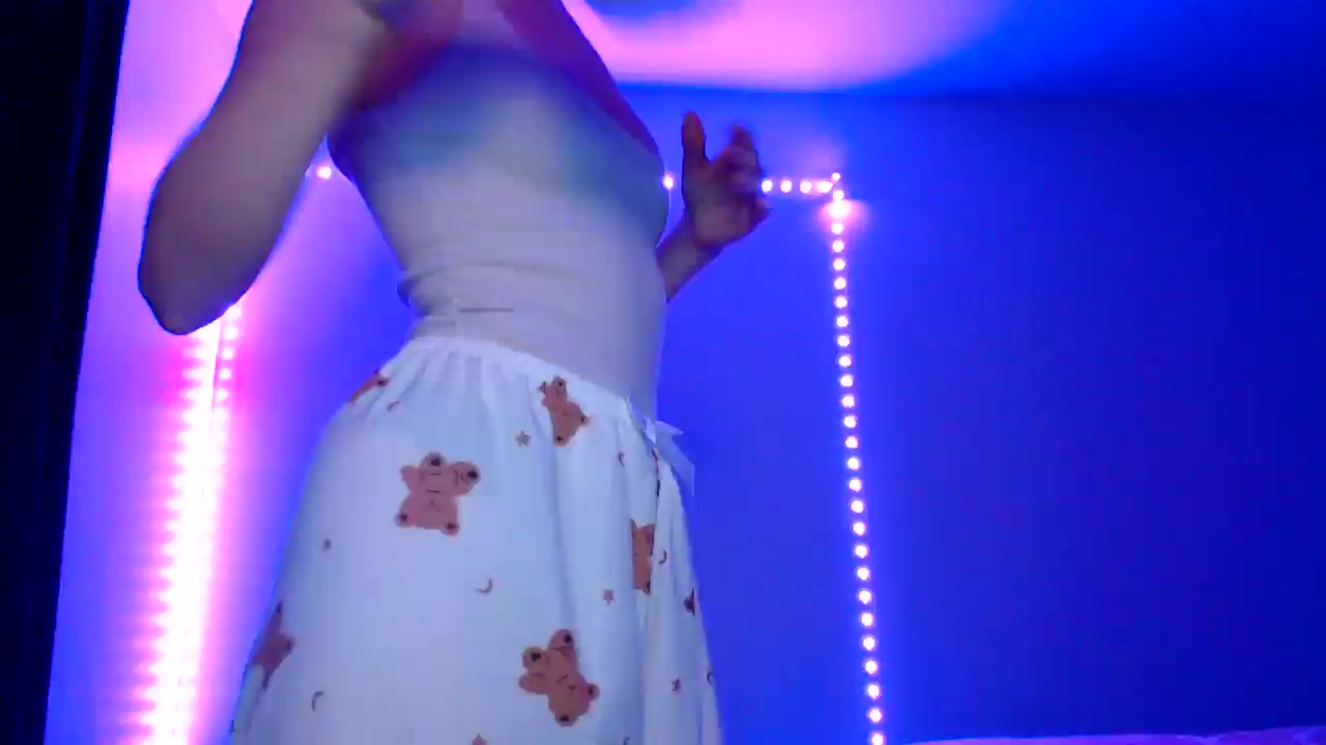Gallery image thumbnail from PetitAnge_'s myfreecams stream on, 11/03/2025, 20:50 image 2 of 20