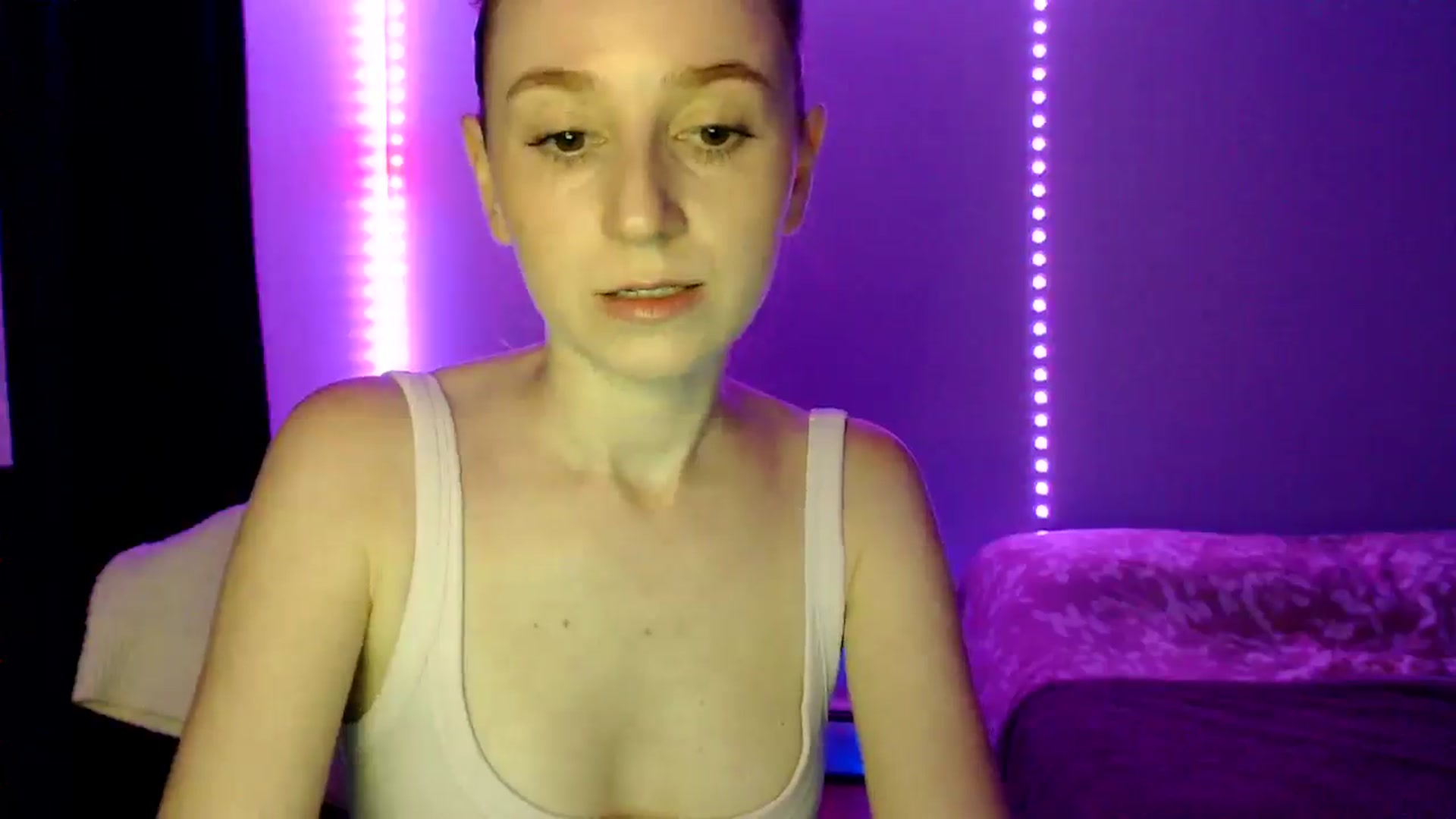 Gallery image thumbnail from PetitAnge_'s myfreecams stream on, 11/03/2025, 21:41 image 5 of 20