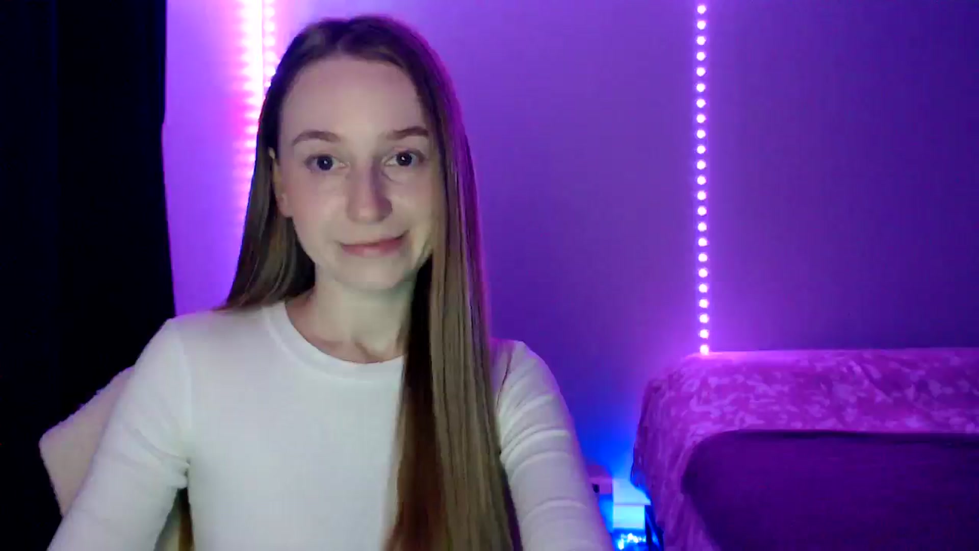 Gallery image thumbnail from PetitAnge_'s myfreecams stream on, 11/07/2025, 18:06 image 13 of 20