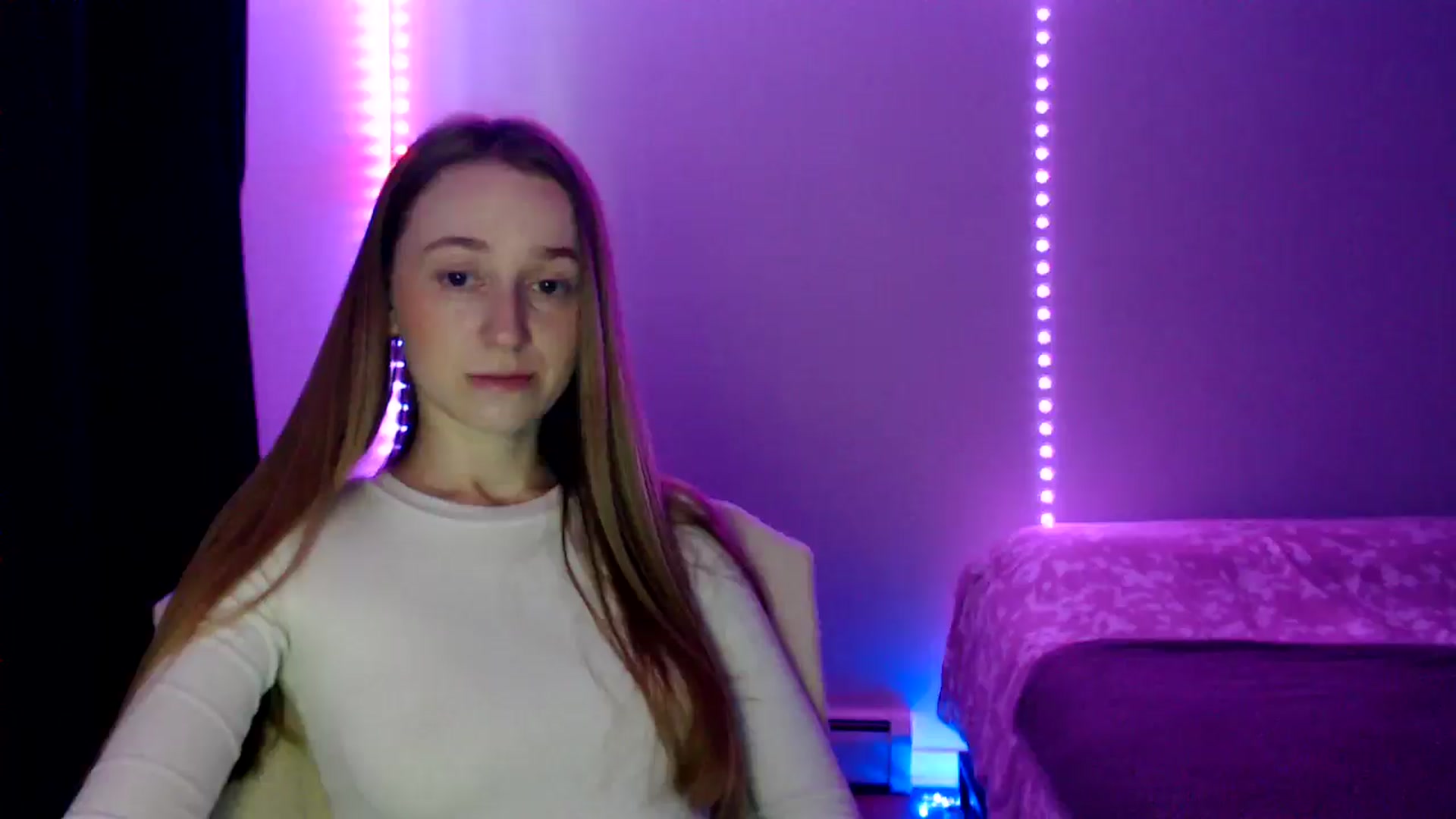 Gallery image thumbnail from PetitAnge_'s myfreecams stream on, 11/07/2025, 18:06 image 10 of 20