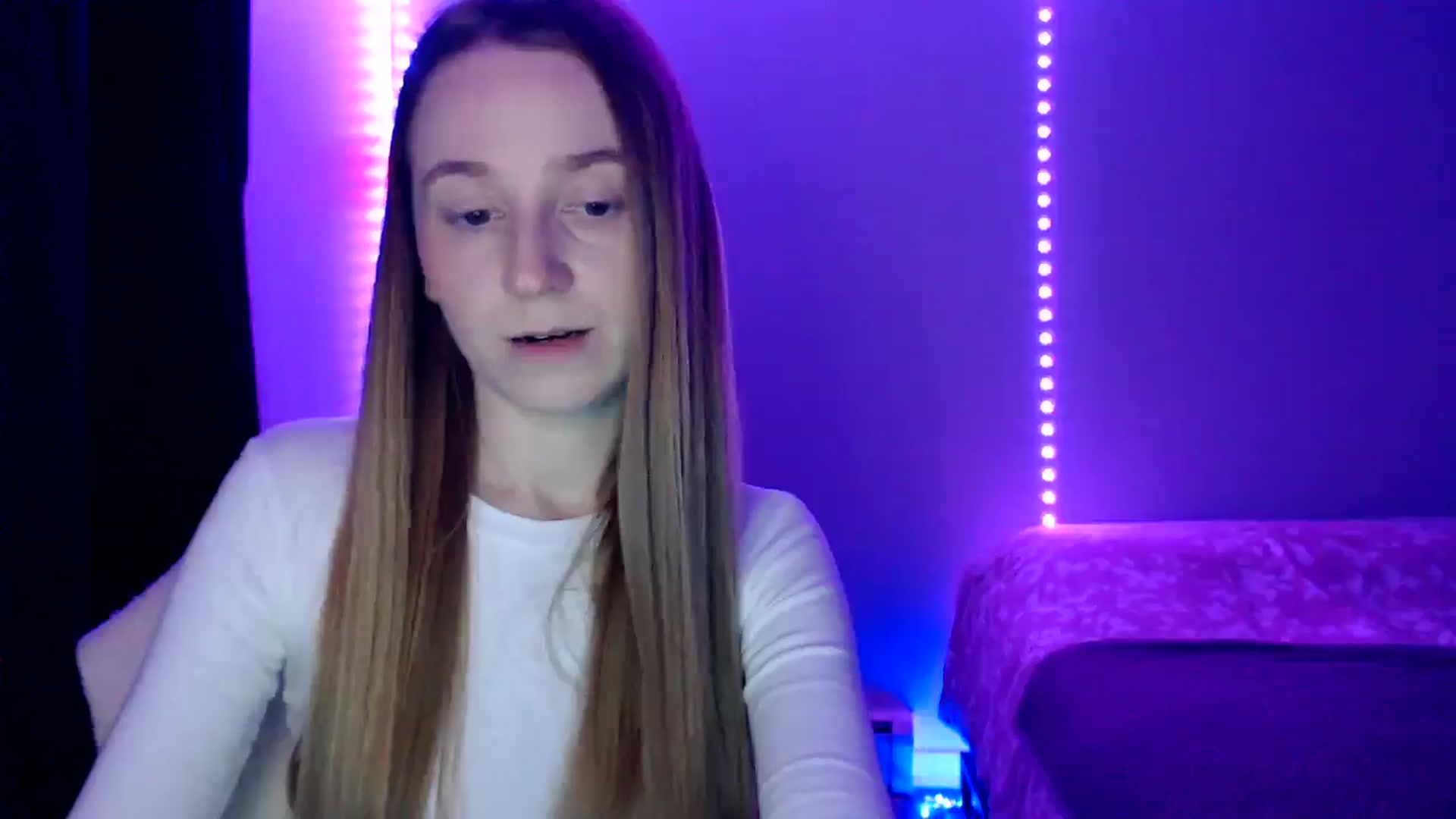 Gallery image thumbnail from PetitAnge_'s myfreecams stream on, 11/07/2025, 18:06 image 3 of 20