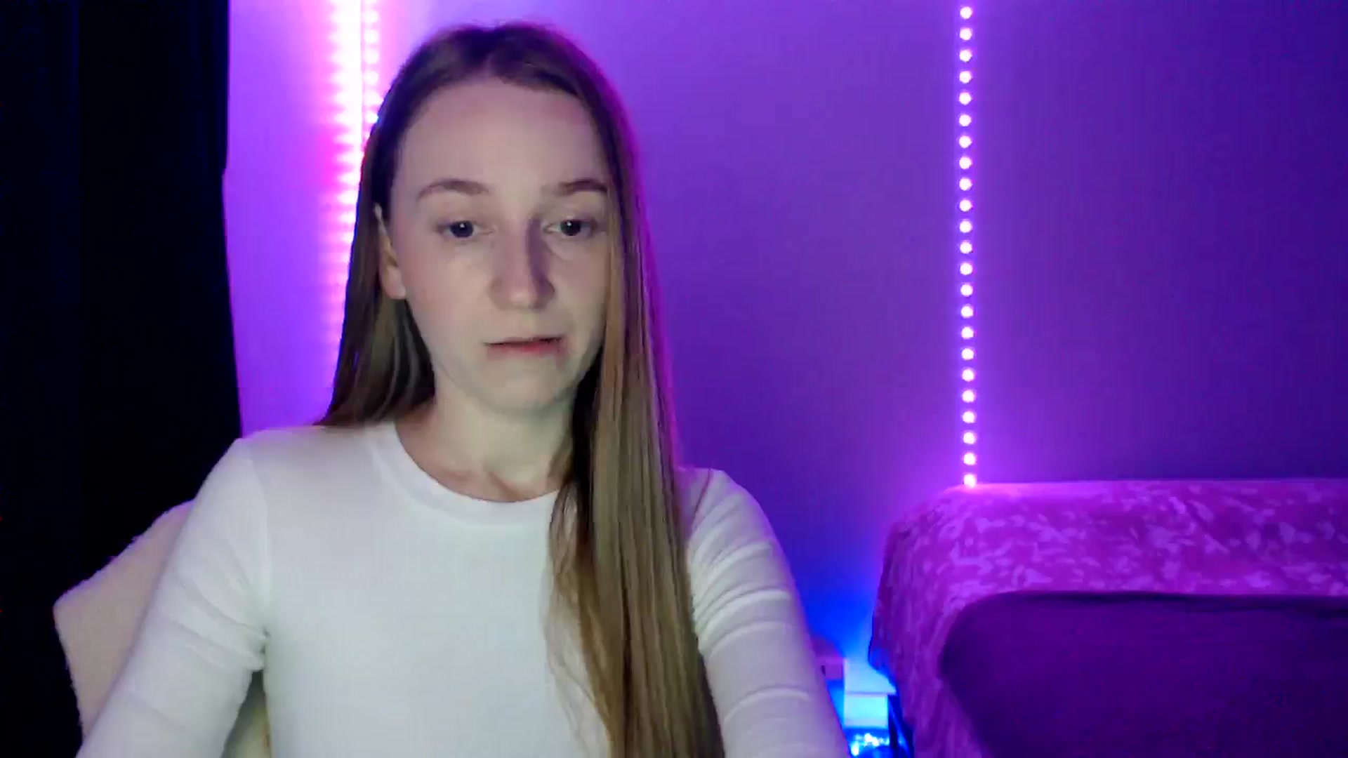 Gallery image thumbnail from PetitAnge_'s myfreecams stream on, 11/07/2025, 18:06 image 14 of 20