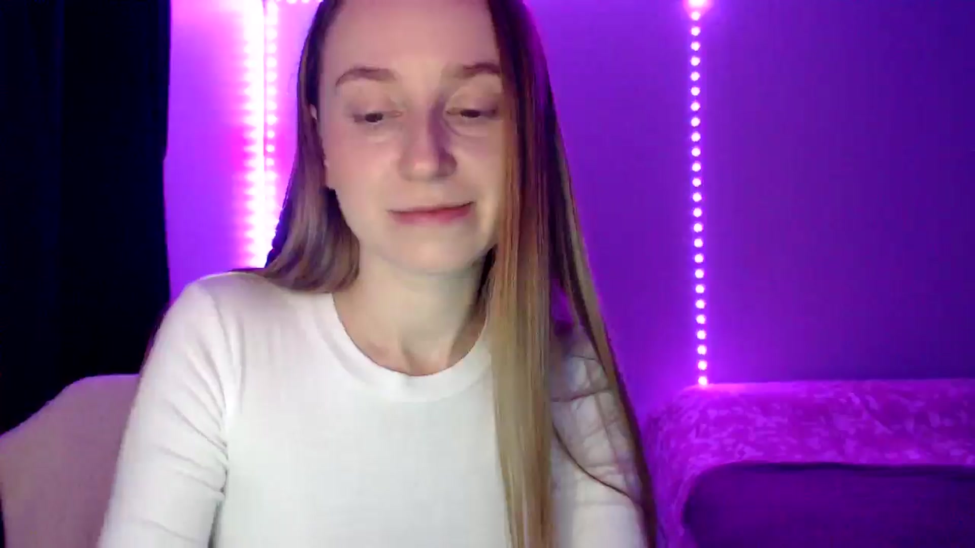Gallery image thumbnail from PetitAnge_'s myfreecams stream on, 11/07/2025, 18:06 image 17 of 20