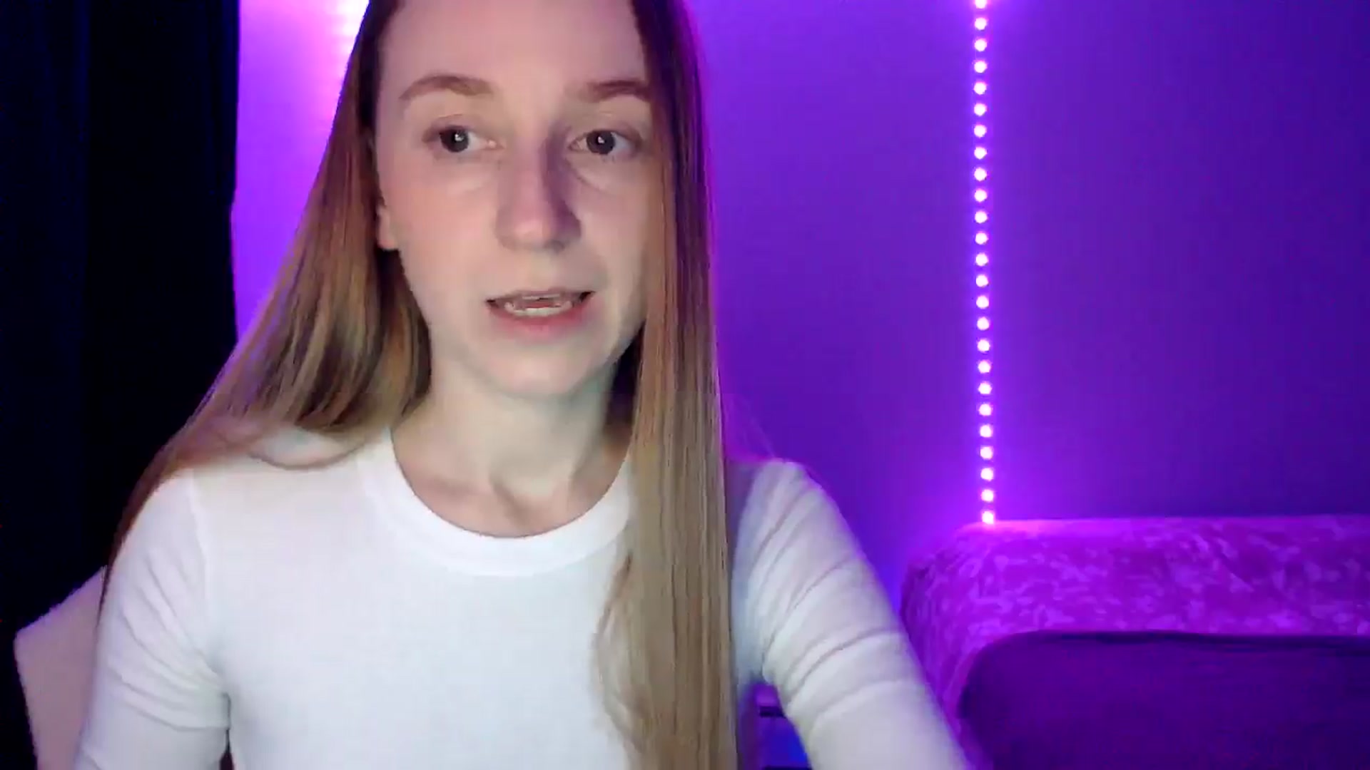 Gallery image thumbnail from PetitAnge_'s myfreecams stream on, 11/07/2025, 18:06 image 5 of 20