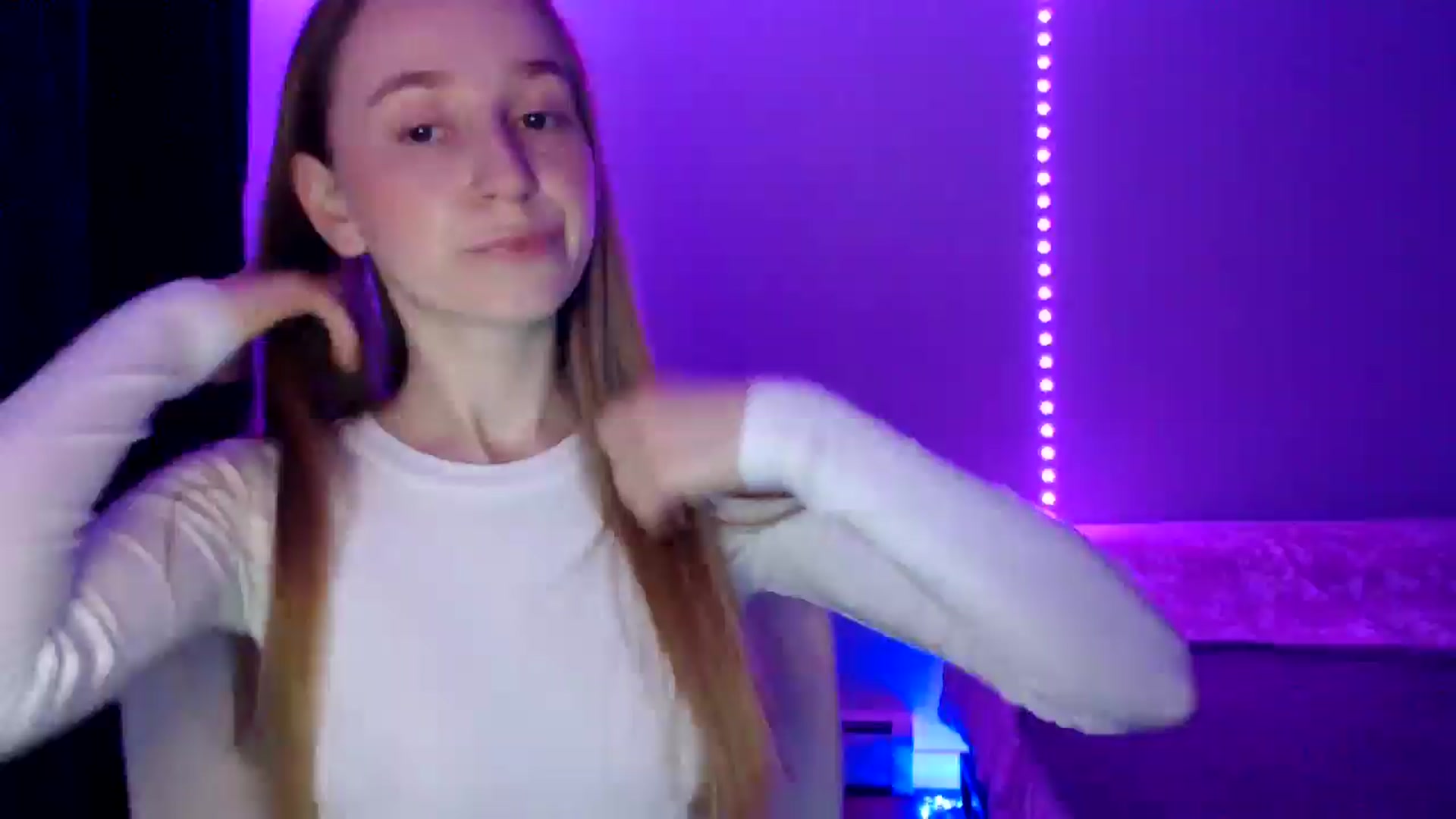 Gallery image thumbnail from PetitAnge_'s myfreecams stream on, 11/07/2025, 18:06 image 1 of 20