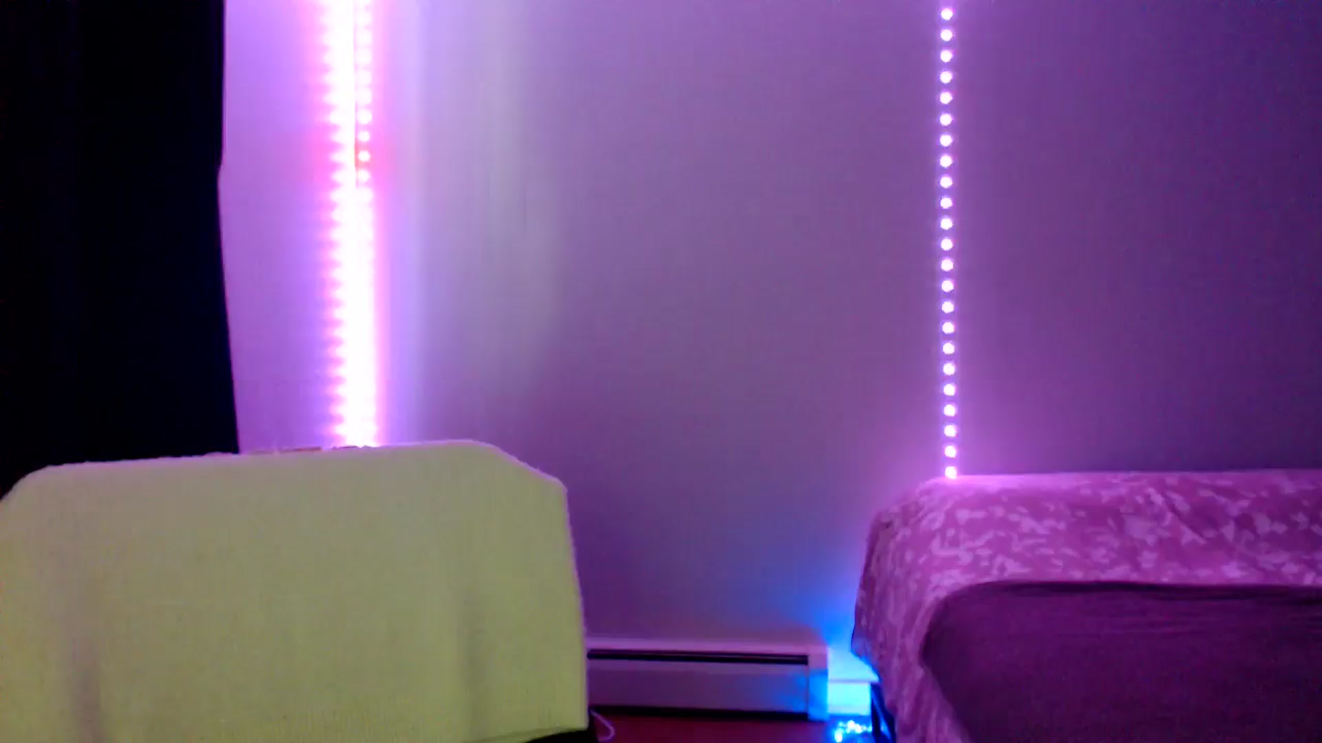 Gallery image thumbnail from PetitAnge_'s myfreecams stream on, 11/07/2025, 18:06 image 12 of 20