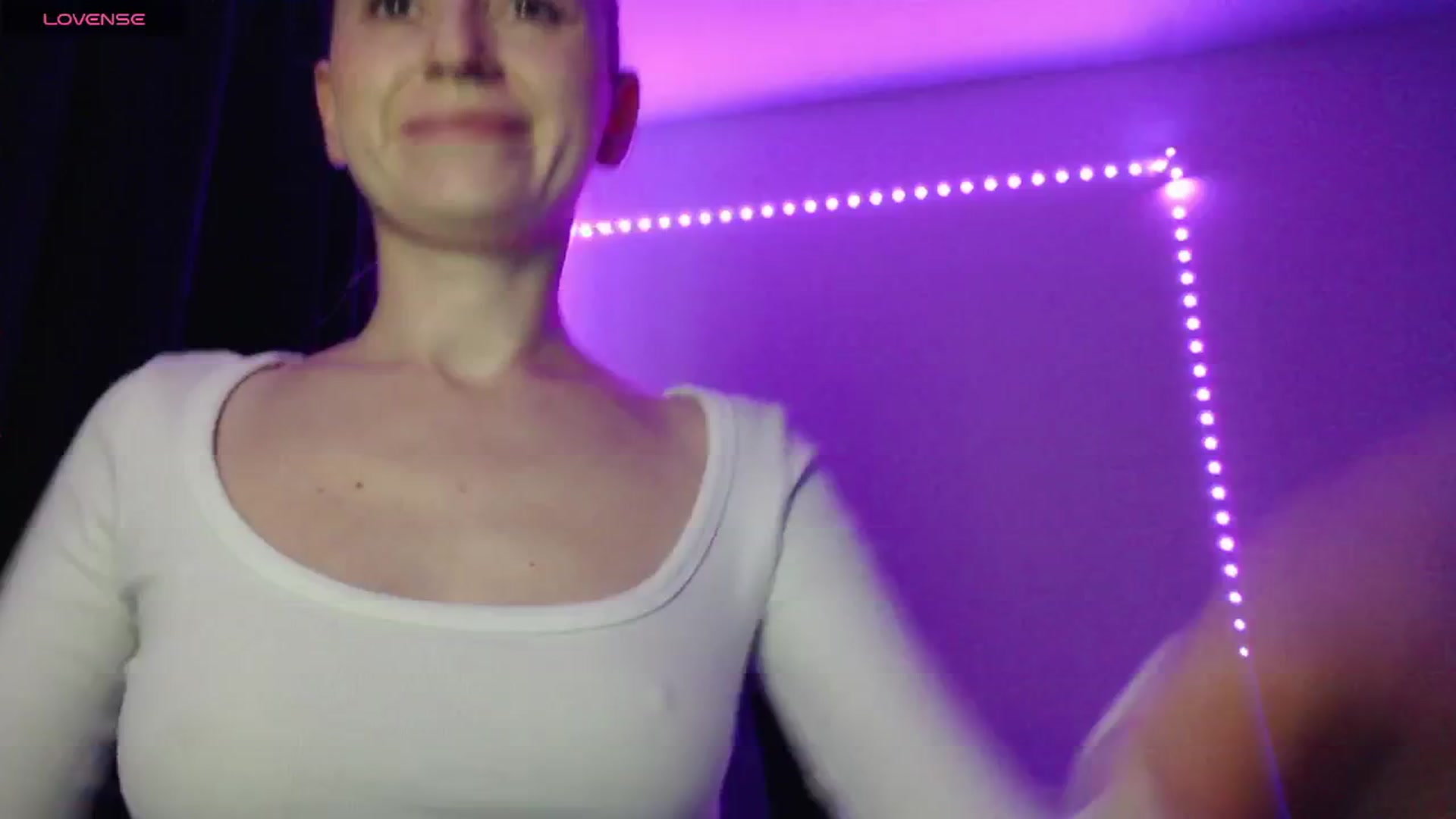 Gallery image thumbnail from PetitAnge_'s myfreecams stream on, 11/10/2025, 20:32 image 2 of 20