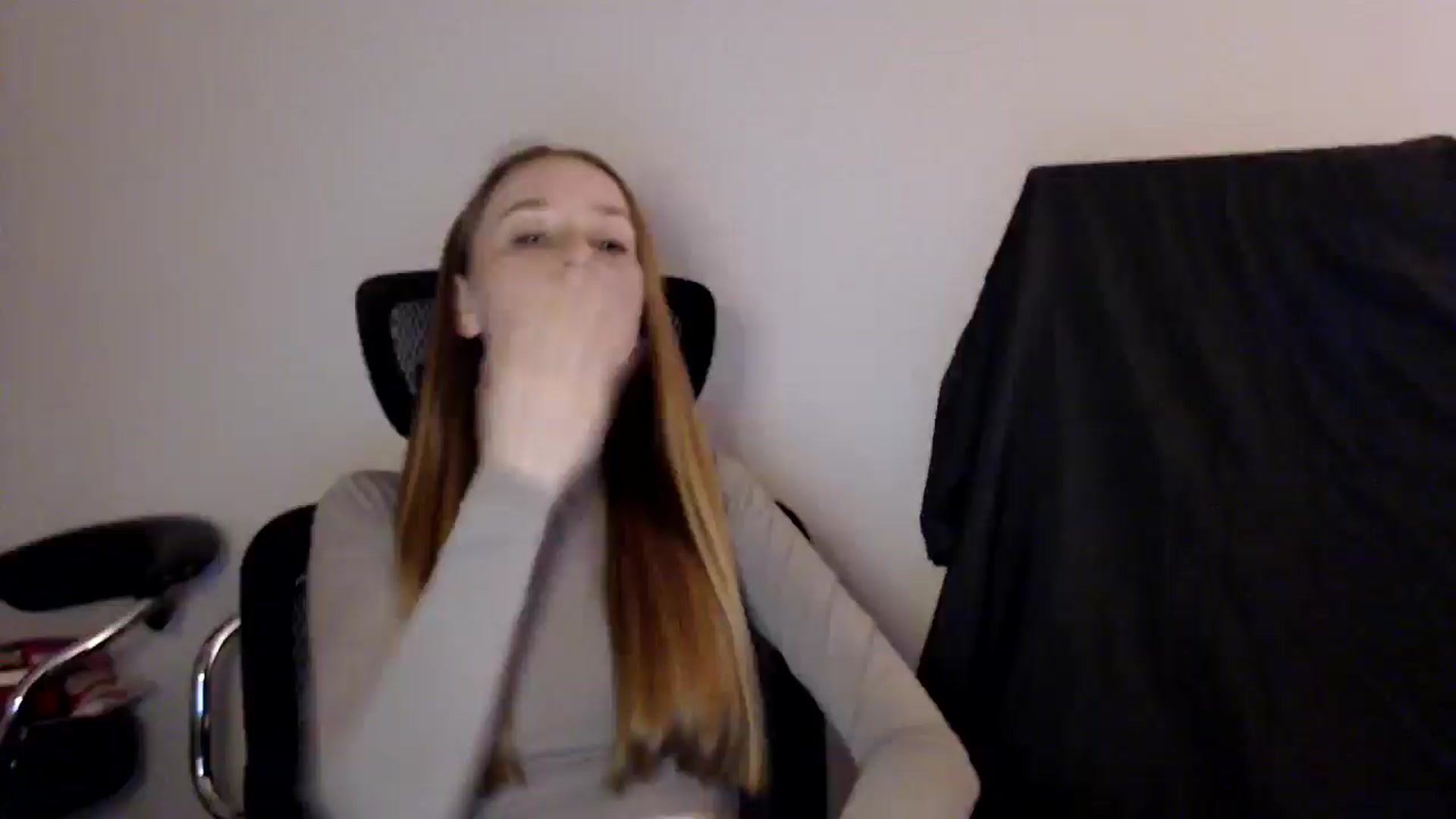 Gallery image thumbnail from PetitAnge_'s myfreecams stream on, 11/12/2025, 02:25 image 17 of 20