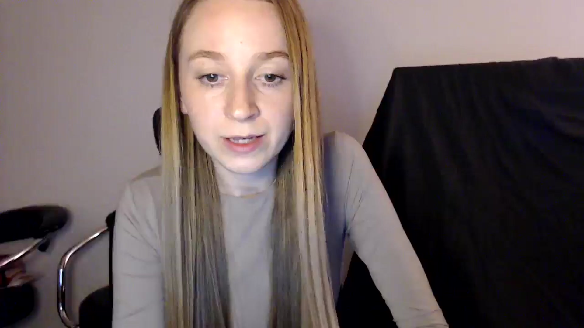 Gallery image thumbnail from PetitAnge_'s myfreecams stream on, 11/12/2025, 02:25 image 4 of 20