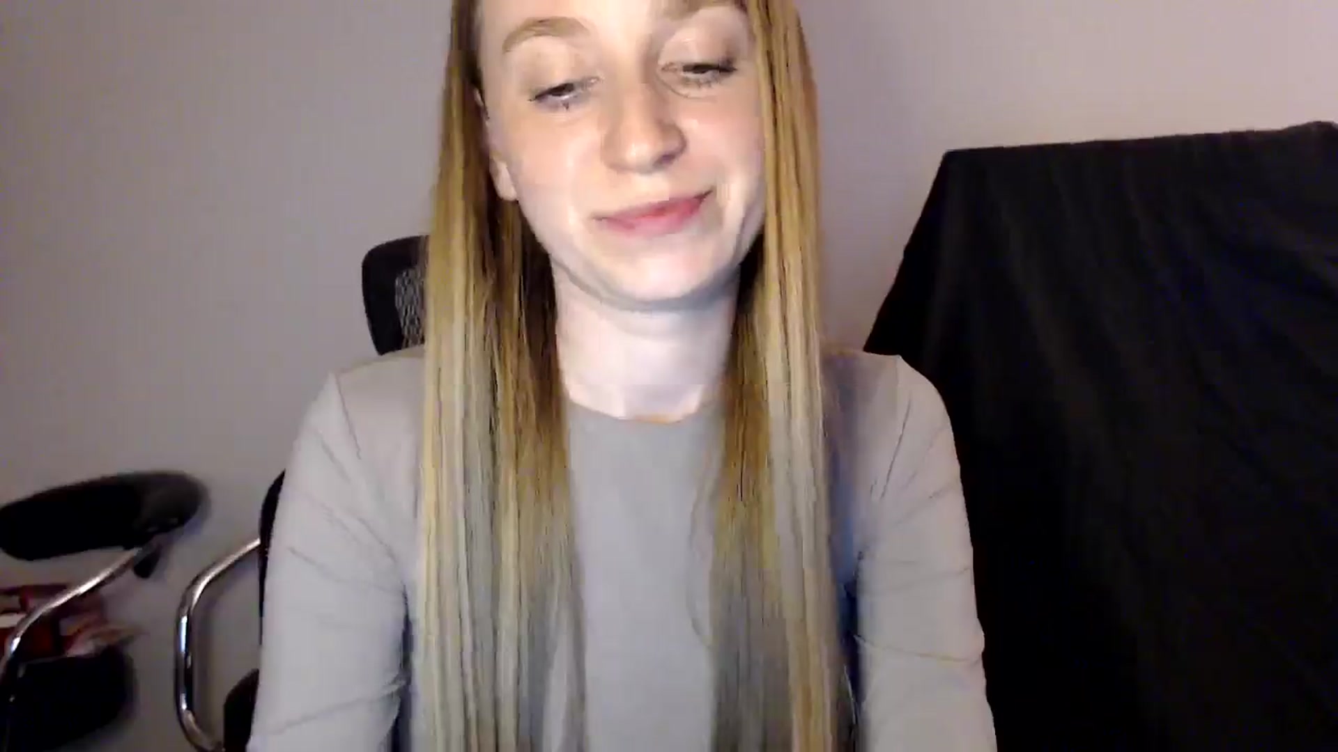 Gallery image thumbnail from PetitAnge_'s myfreecams stream on, 11/12/2025, 02:25 image 16 of 20