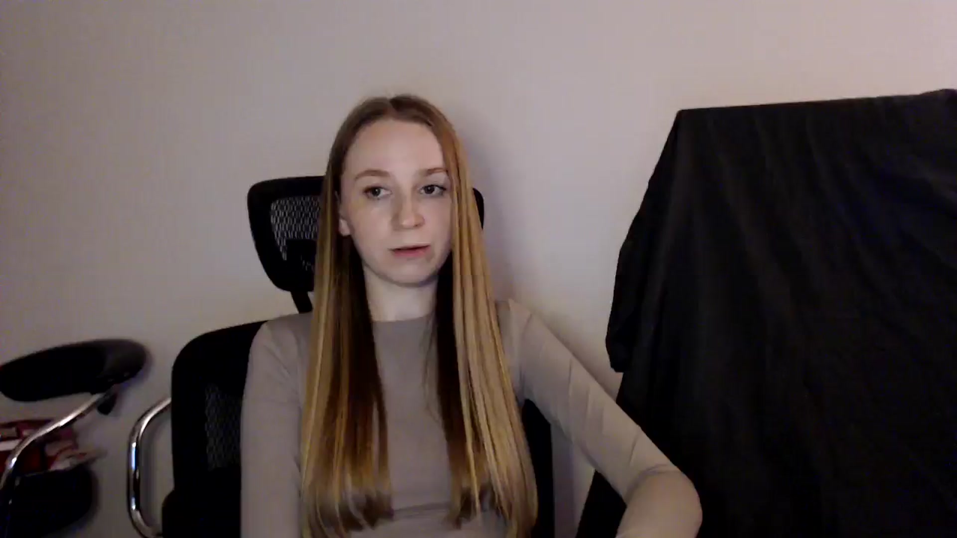 Gallery image thumbnail from PetitAnge_'s myfreecams stream on, 11/12/2025, 02:25 image 20 of 20