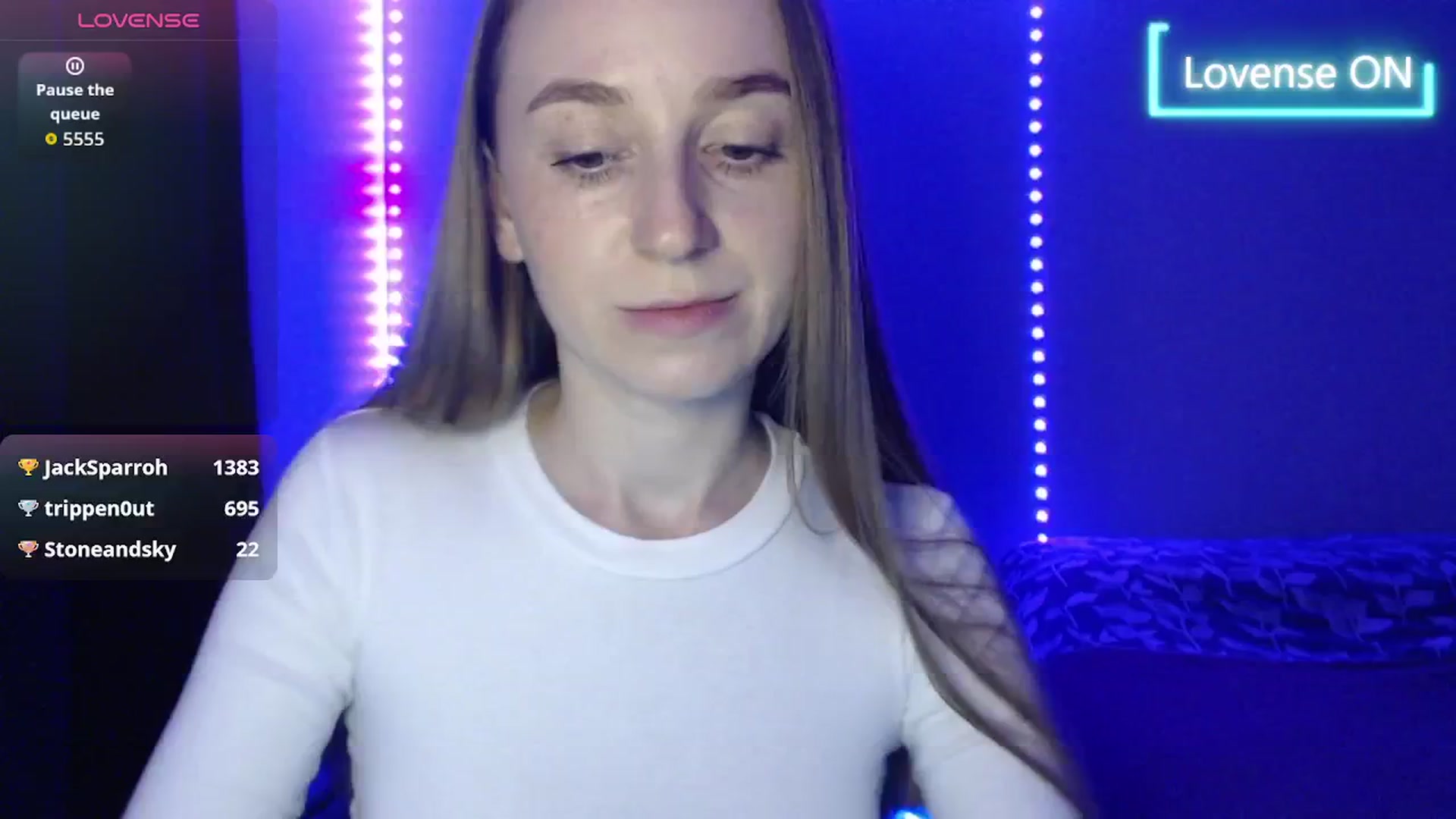 Gallery image thumbnail from PetitAnge_'s myfreecams stream on, 11/17/2025, 21:07 image 15 of 20