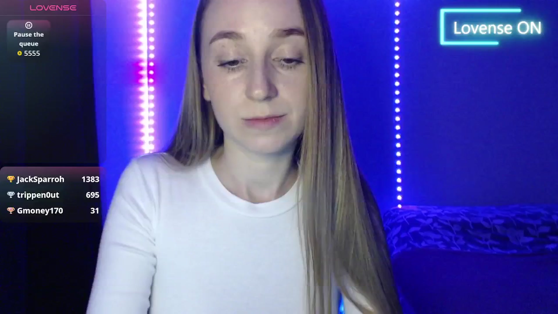 Gallery image thumbnail from PetitAnge_'s myfreecams stream on, 11/17/2025, 21:07 image 17 of 20