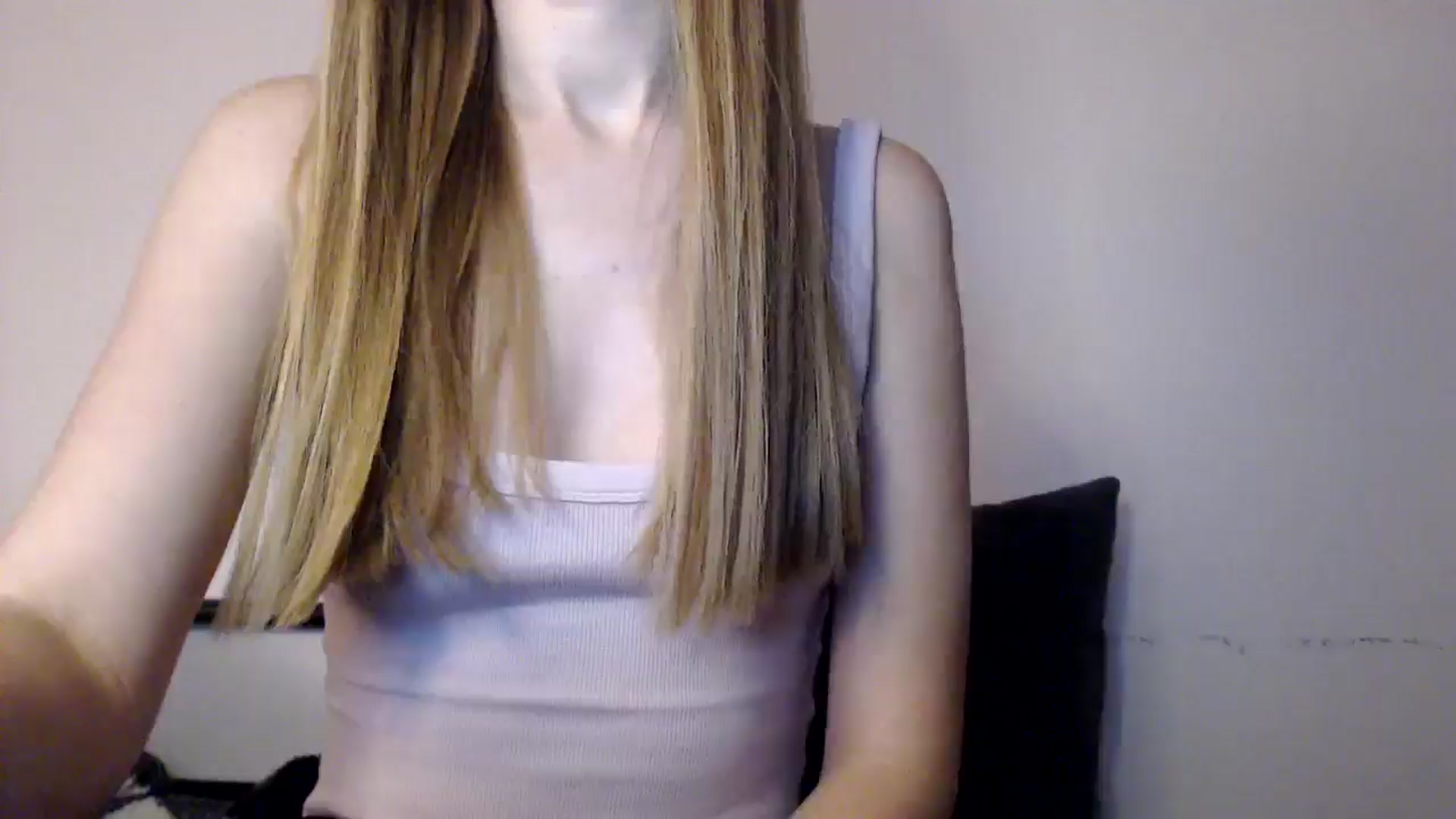 Gallery image thumbnail from PetitAnge_'s myfreecams stream on, 11/24/2025, 06:29 image 4 of 20