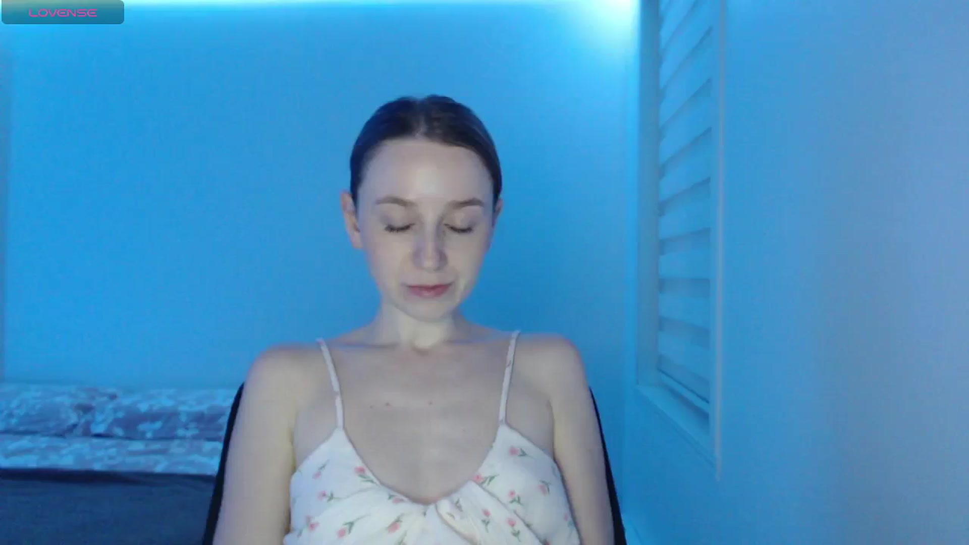 Gallery image thumbnail from PetitAnge_'s myfreecams stream on, 12/18/2025, 03:46 image 7 of 20