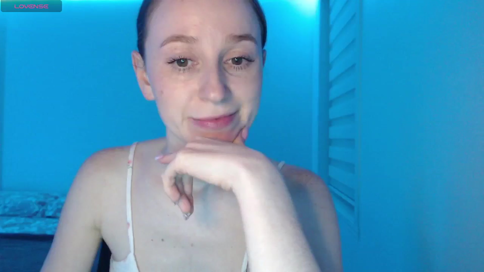 Gallery image thumbnail from PetitAnge_'s myfreecams stream on, 12/18/2025, 03:46 image 8 of 20