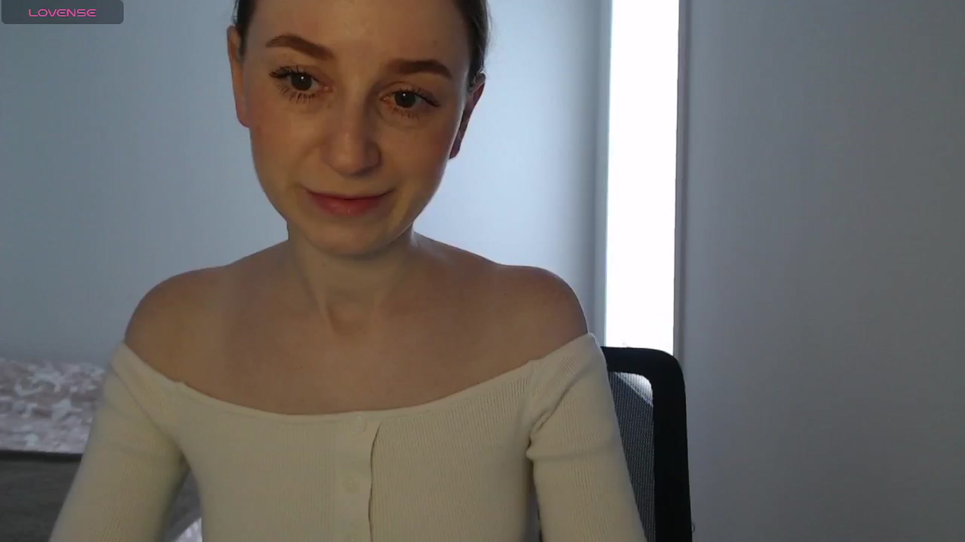 Gallery image thumbnail from PetitAnge_'s myfreecams stream on, 12/31/2025, 17:40 image 20 of 20
