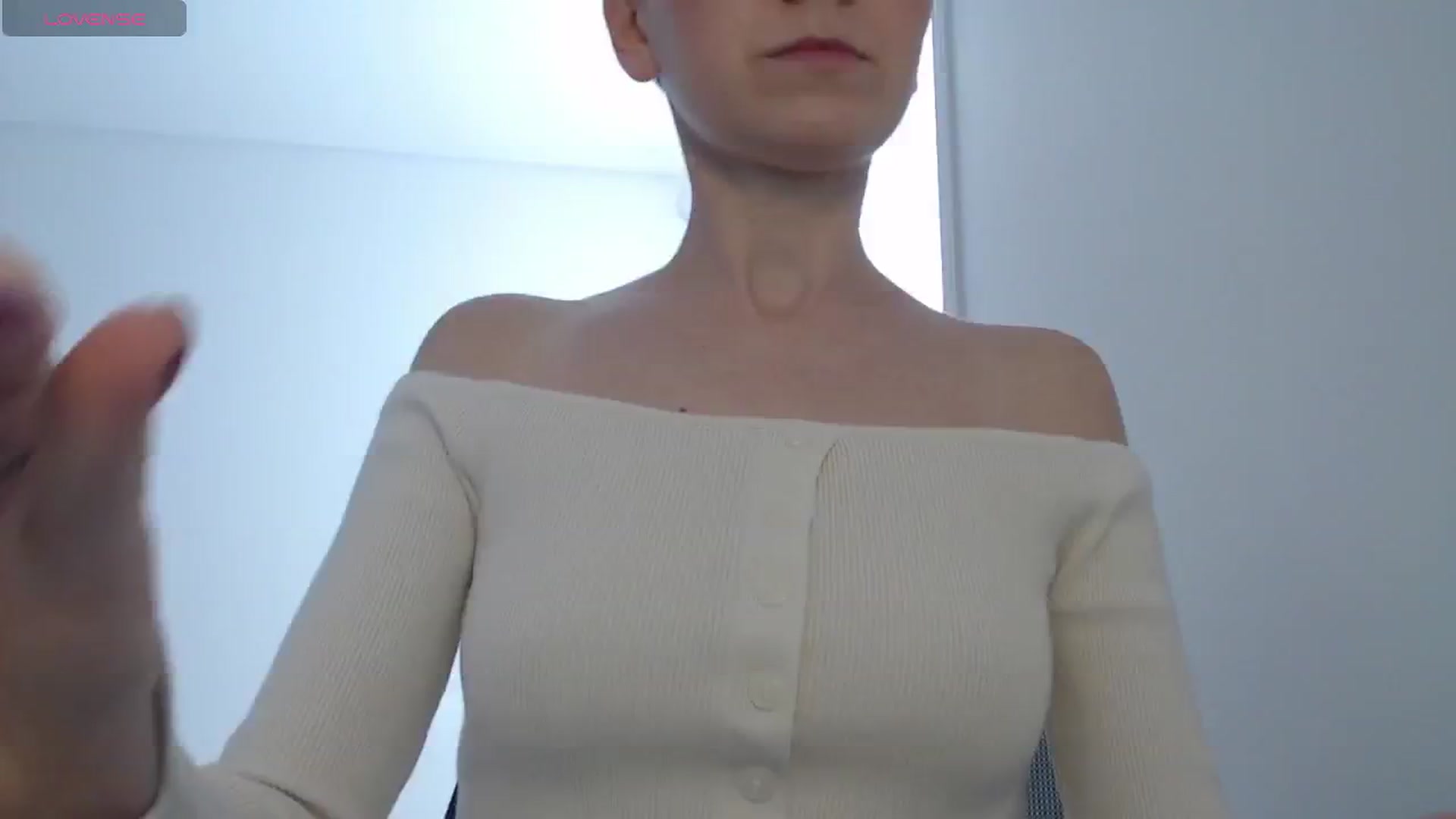 Gallery image thumbnail from PetitAnge_'s myfreecams stream on, 12/31/2025, 17:40 image 15 of 20