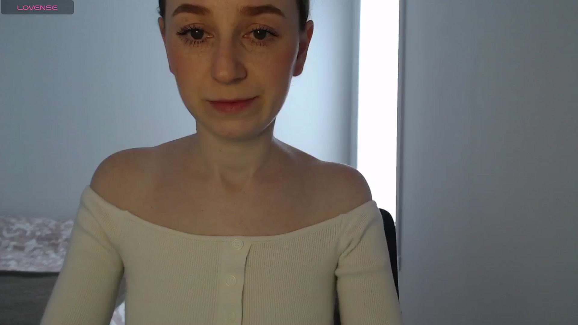 Gallery image thumbnail from PetitAnge_'s myfreecams stream on, 12/31/2025, 17:40 image 17 of 20