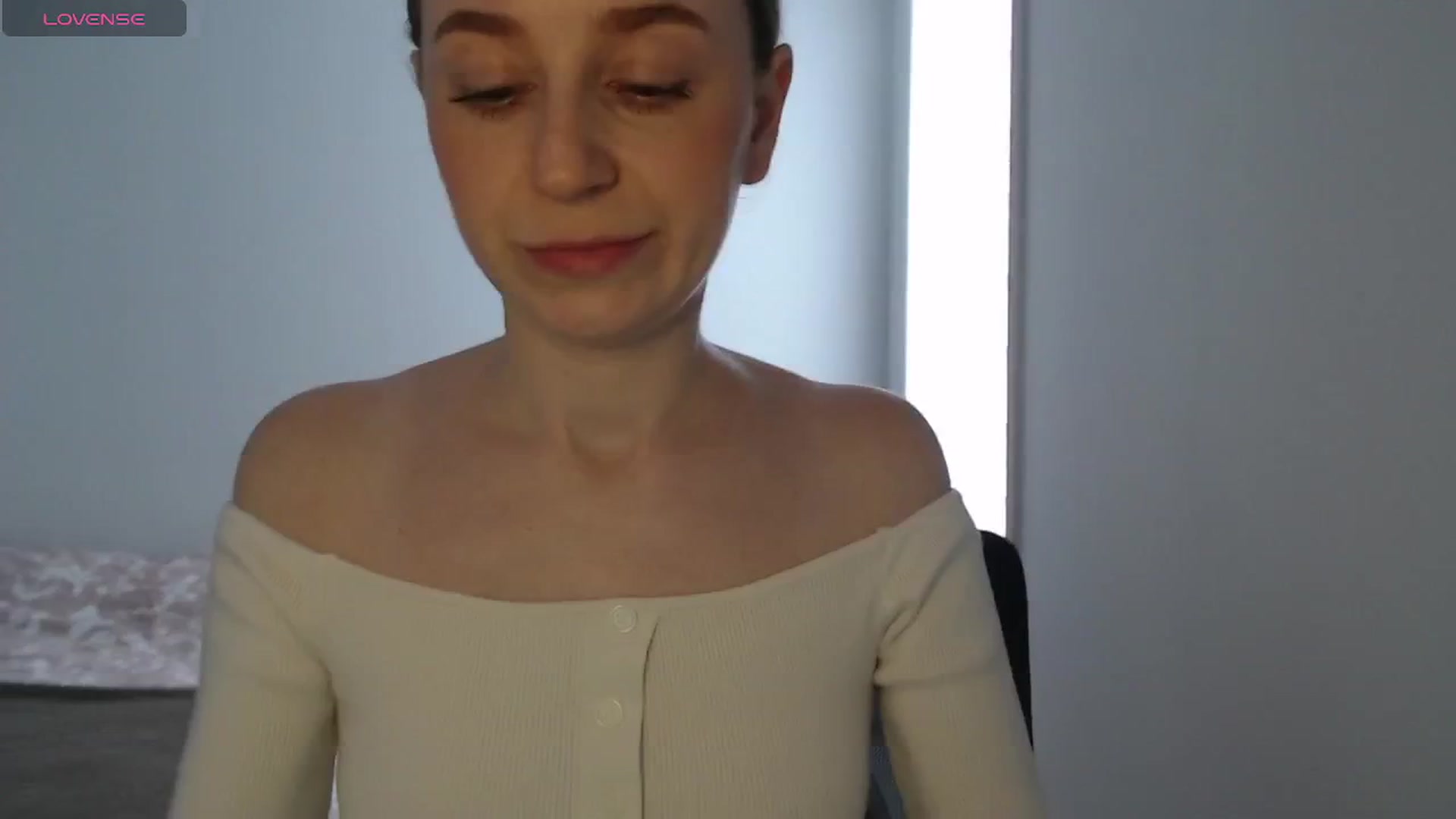 Gallery image thumbnail from PetitAnge_'s myfreecams stream on, 12/31/2025, 17:40 image 19 of 20