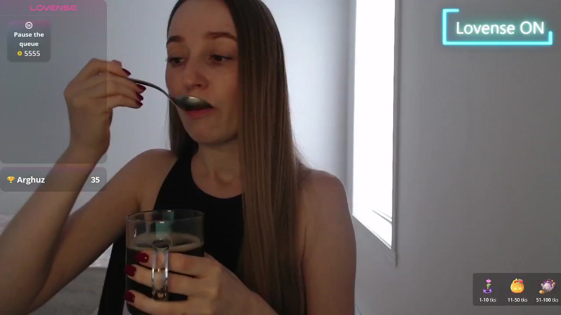 Gallery image thumbnail from PetitAnge_'s myfreecams stream on, 01/01/2026, 19:01 image 6 of 20