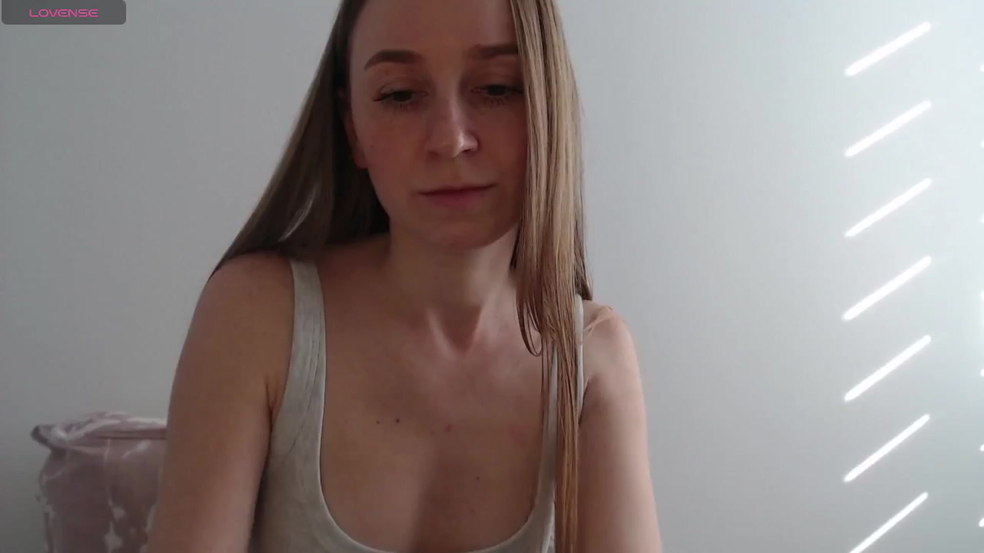 Gallery image thumbnail from PetitAnge_'s myfreecams stream on, 01/02/2026, 17:49 image 10 of 20