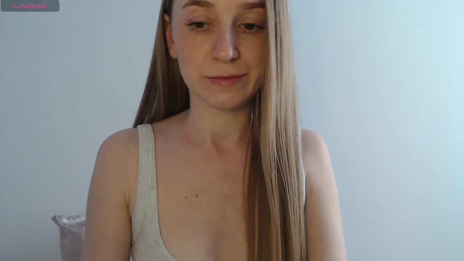 Gallery image thumbnail from PetitAnge_'s myfreecams stream on, 01/02/2026, 18:47 image 13 of 20