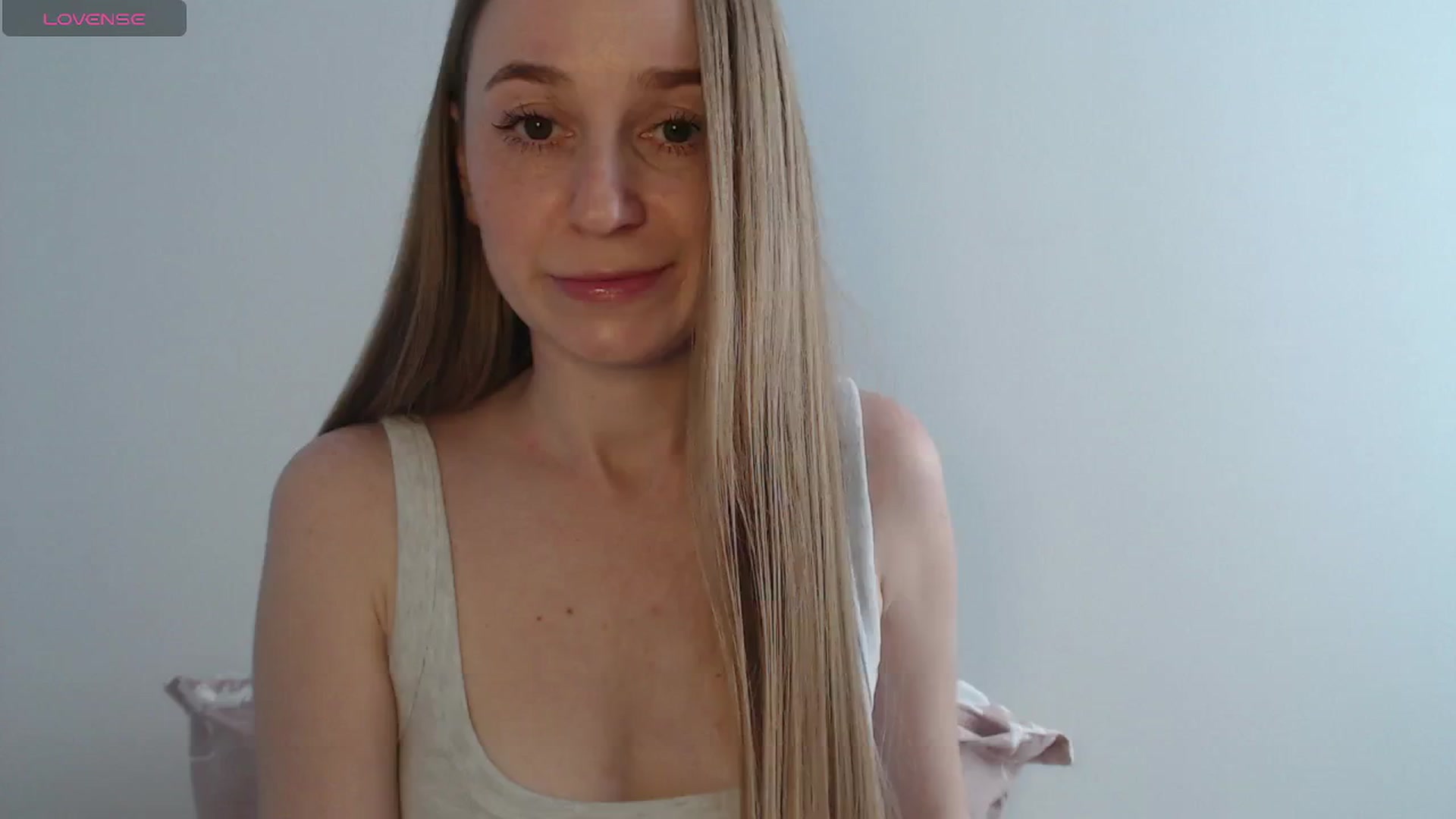 Gallery image thumbnail from PetitAnge_'s myfreecams stream on, 01/02/2026, 18:47 image 17 of 20