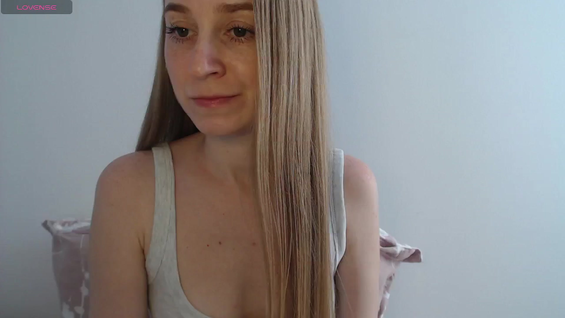 Gallery image thumbnail from PetitAnge_'s myfreecams stream on, 01/02/2026, 18:47 image 7 of 20