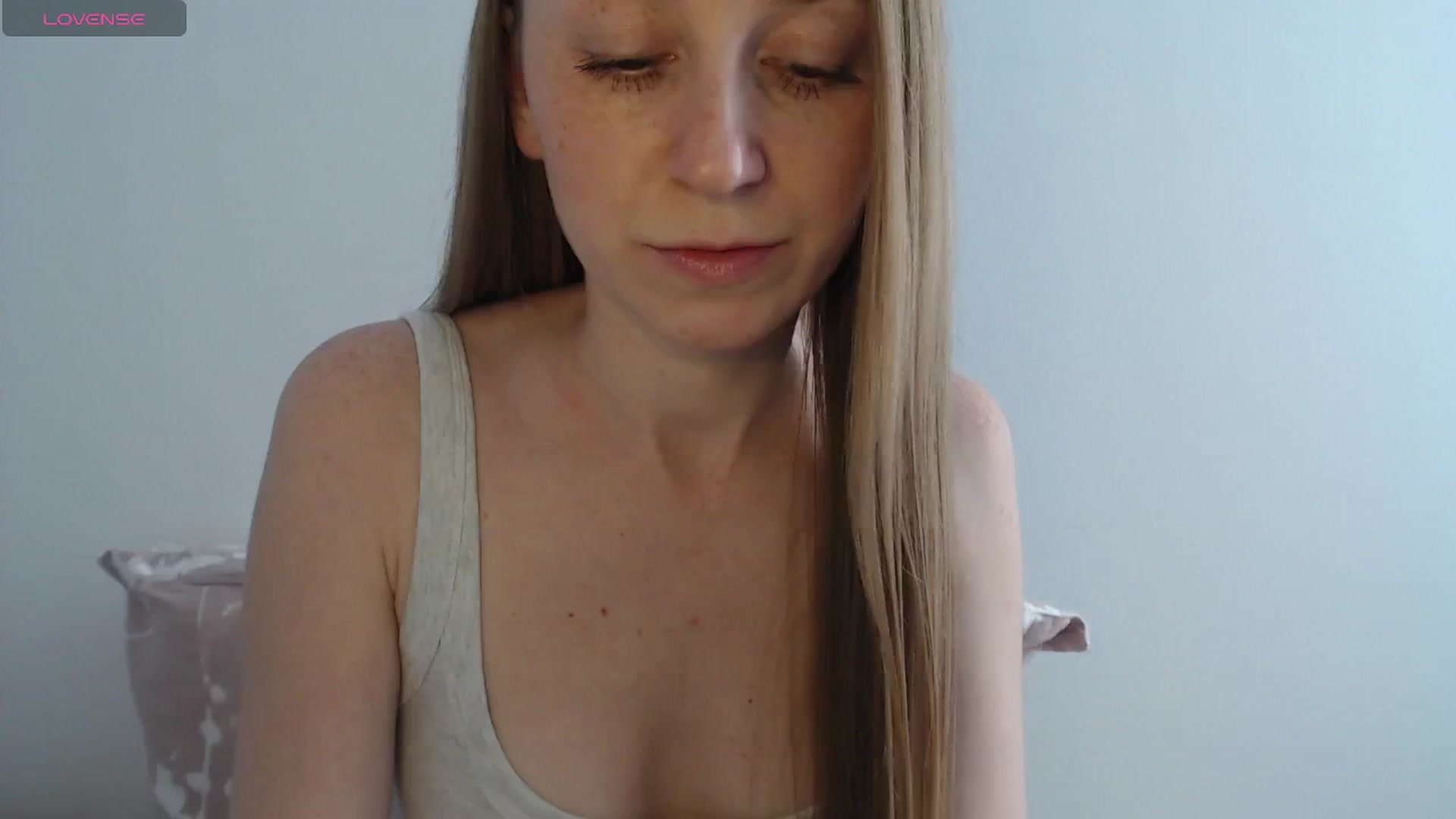 Gallery image thumbnail from PetitAnge_'s myfreecams stream on, 01/02/2026, 18:47 image 5 of 20