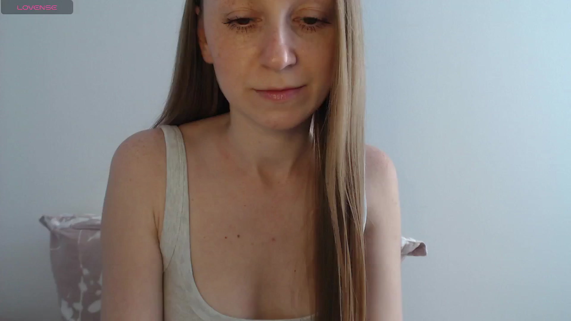 Gallery image thumbnail from PetitAnge_'s myfreecams stream on, 01/02/2026, 18:47 image 6 of 20
